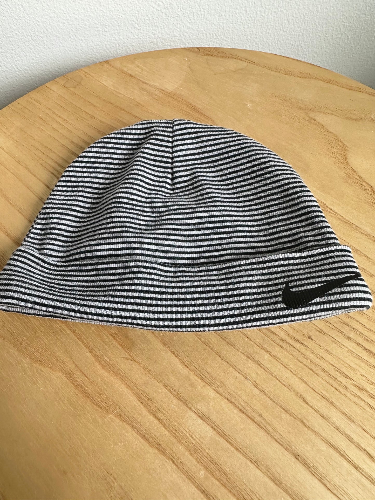 Nike Striped Footed Pants + Hat / 0-3m