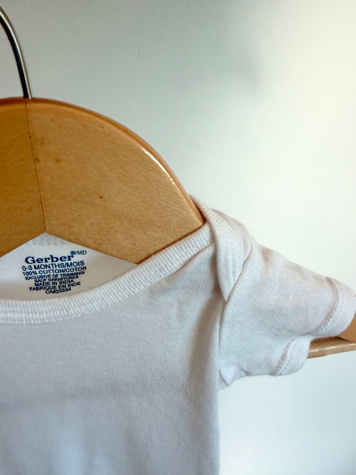 Gerber Cotton White Bodysuit / 0-3m