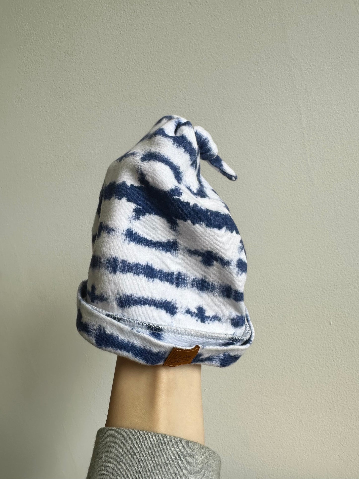 Blue + White Tie Dye Hat / 0-6m