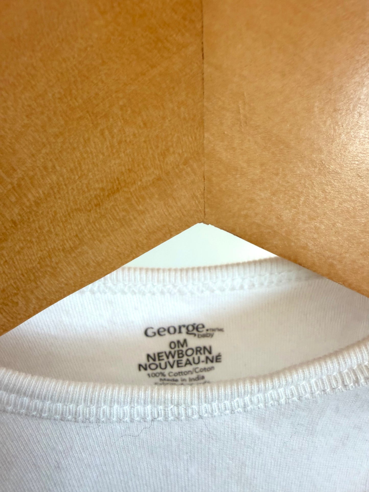 White Cotton Pocket Bodysuit / 0m