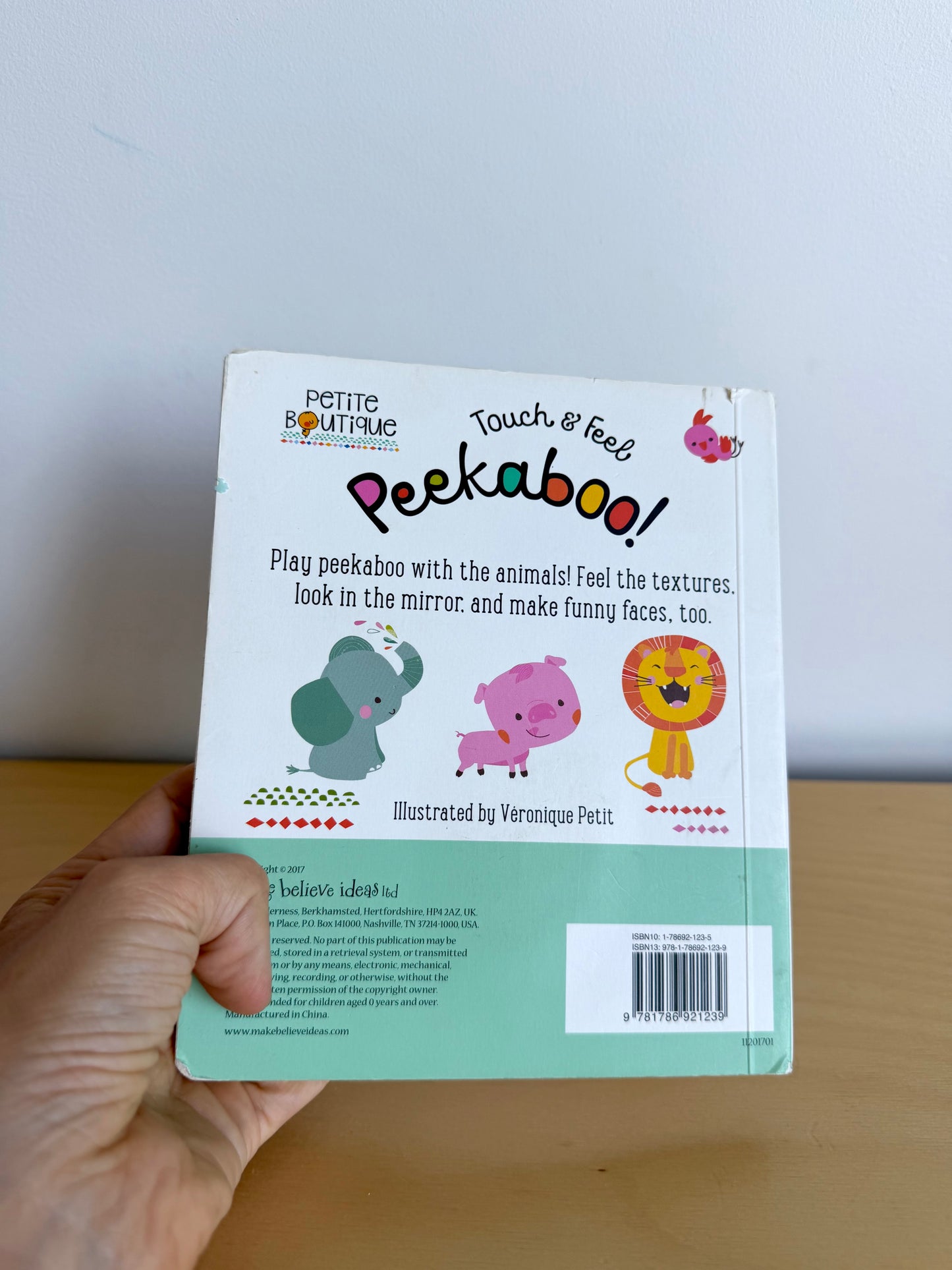 PeekaBoo Touch & Feel Book / 0-3 years