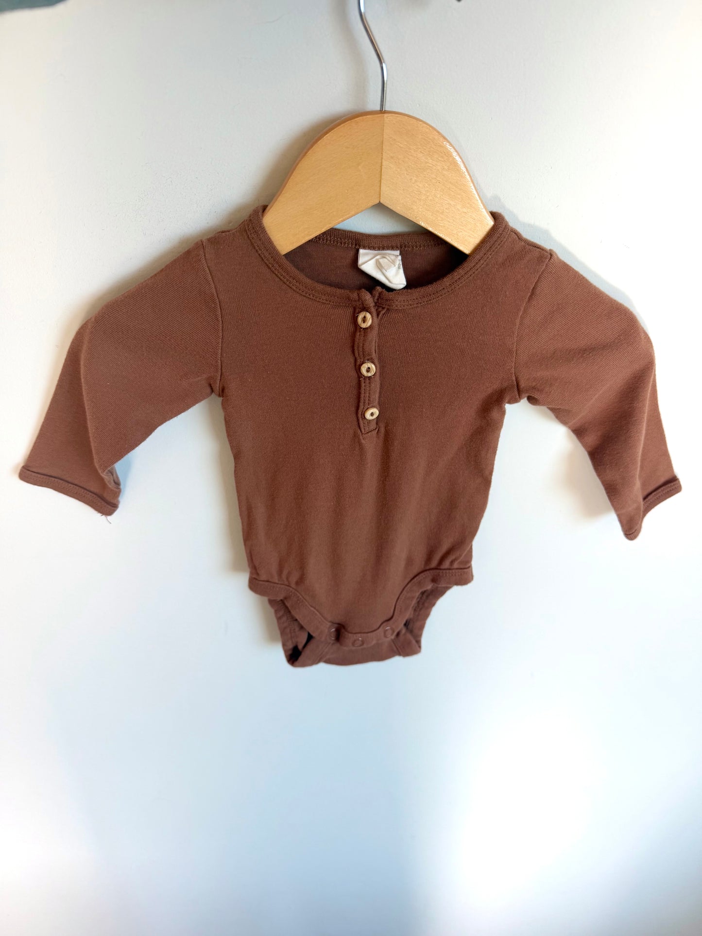 H&M Brown Buttons Bodysuit / 2-4m