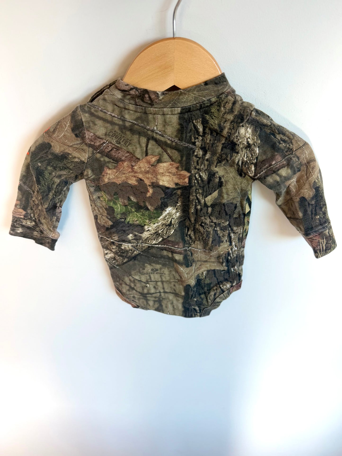 Carhartt Camo Bodysuit / 6m