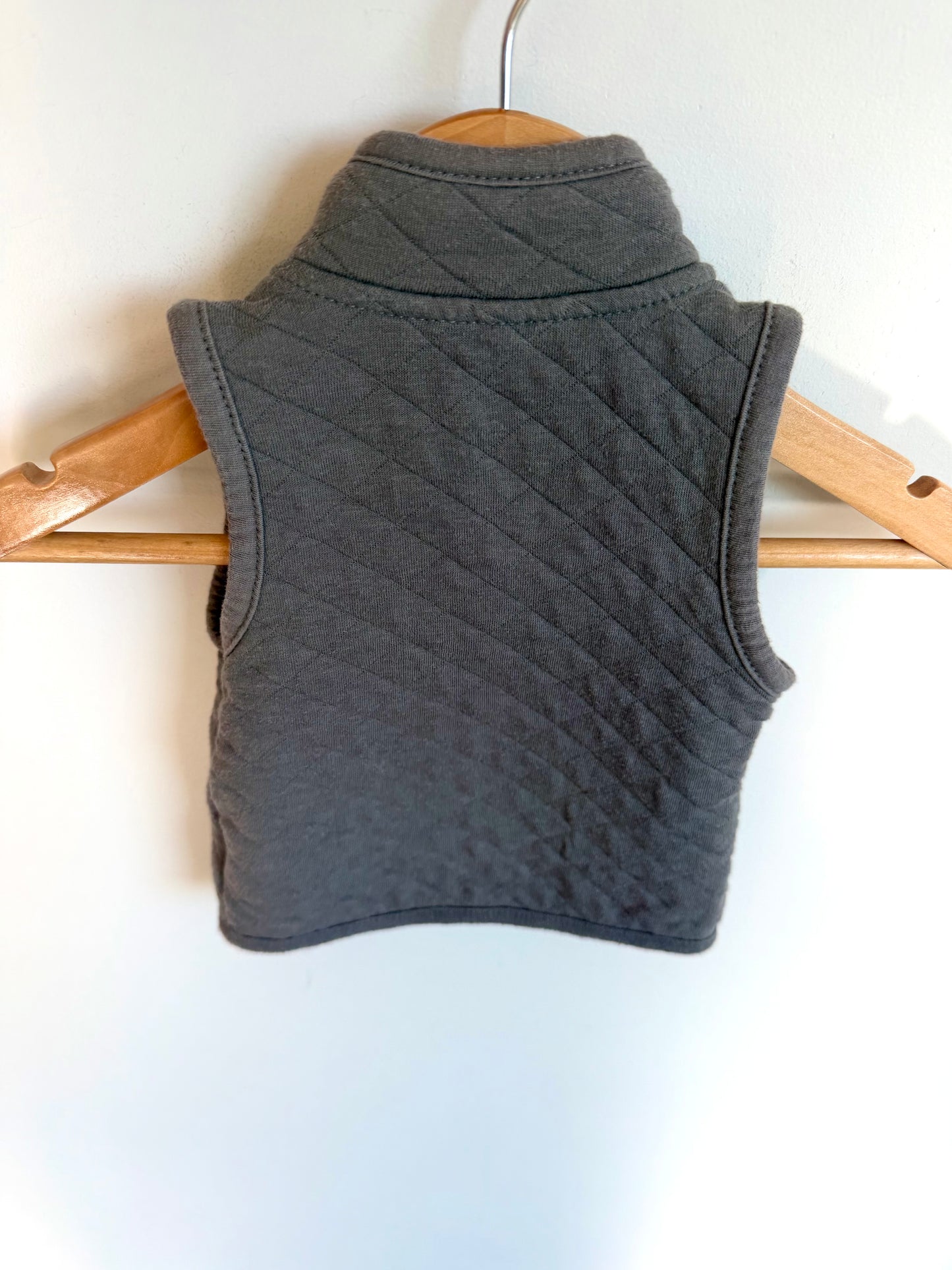 Grey Zipper Vest / 0-3m