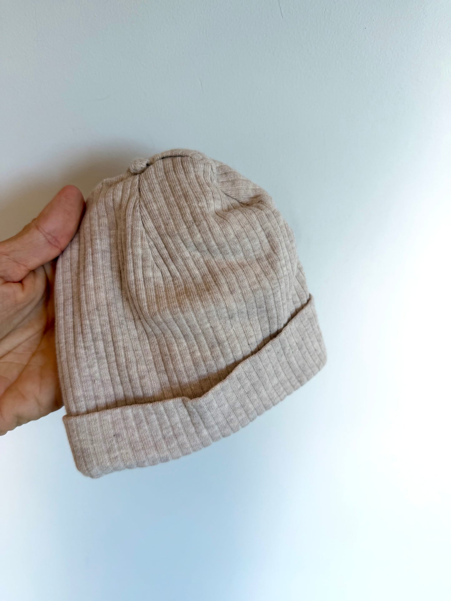 H&M  Ribbed Tan Toque / 2-4m