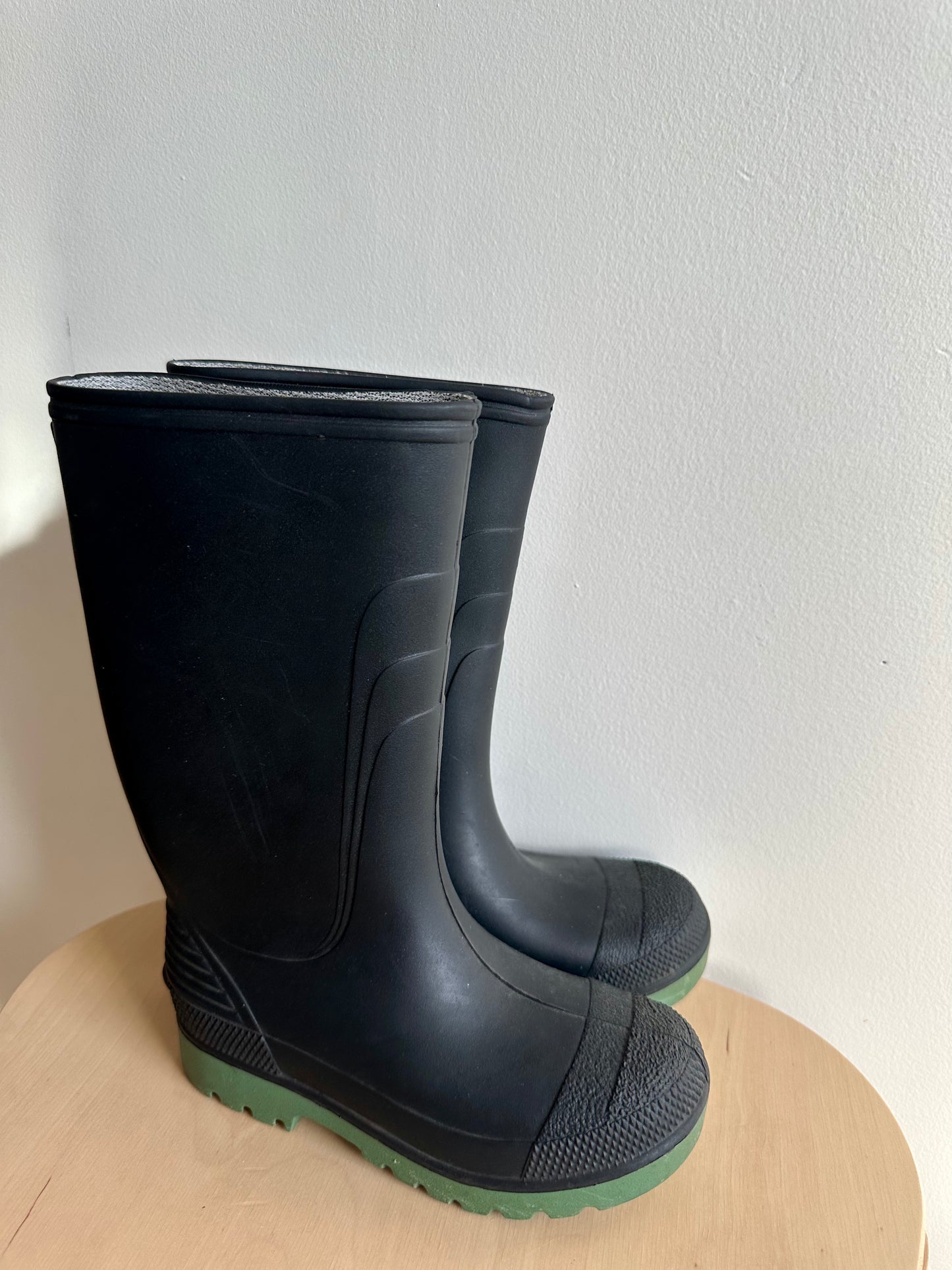 Black Rain Boots / Size 12 (Little Kid) (No Shipping)