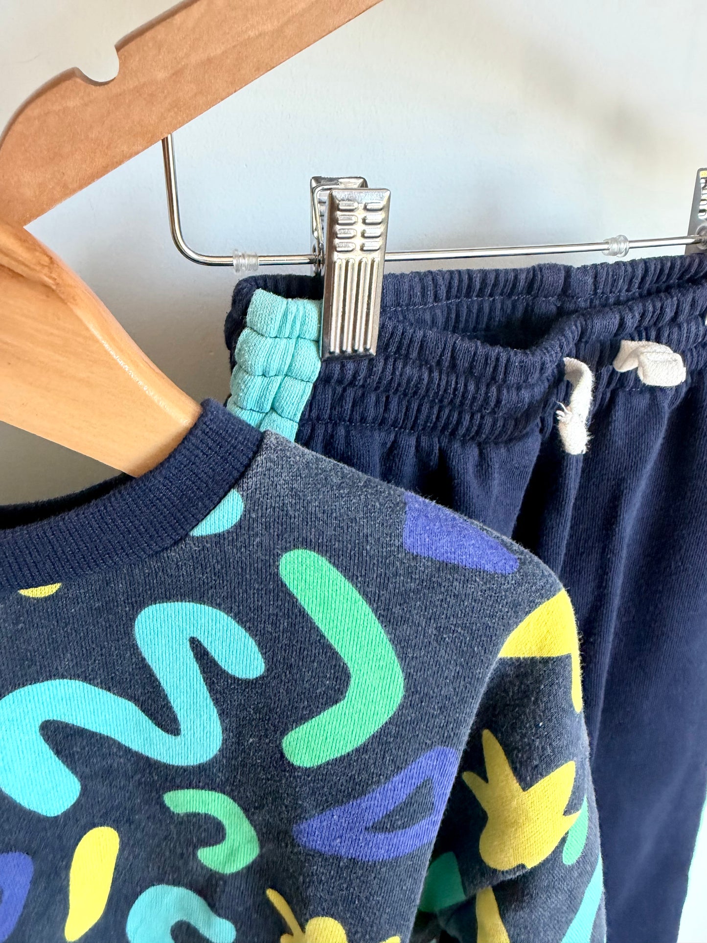 Navy Crayola Squiggles Crewneck + Joggers Set (PLAY) / 3T