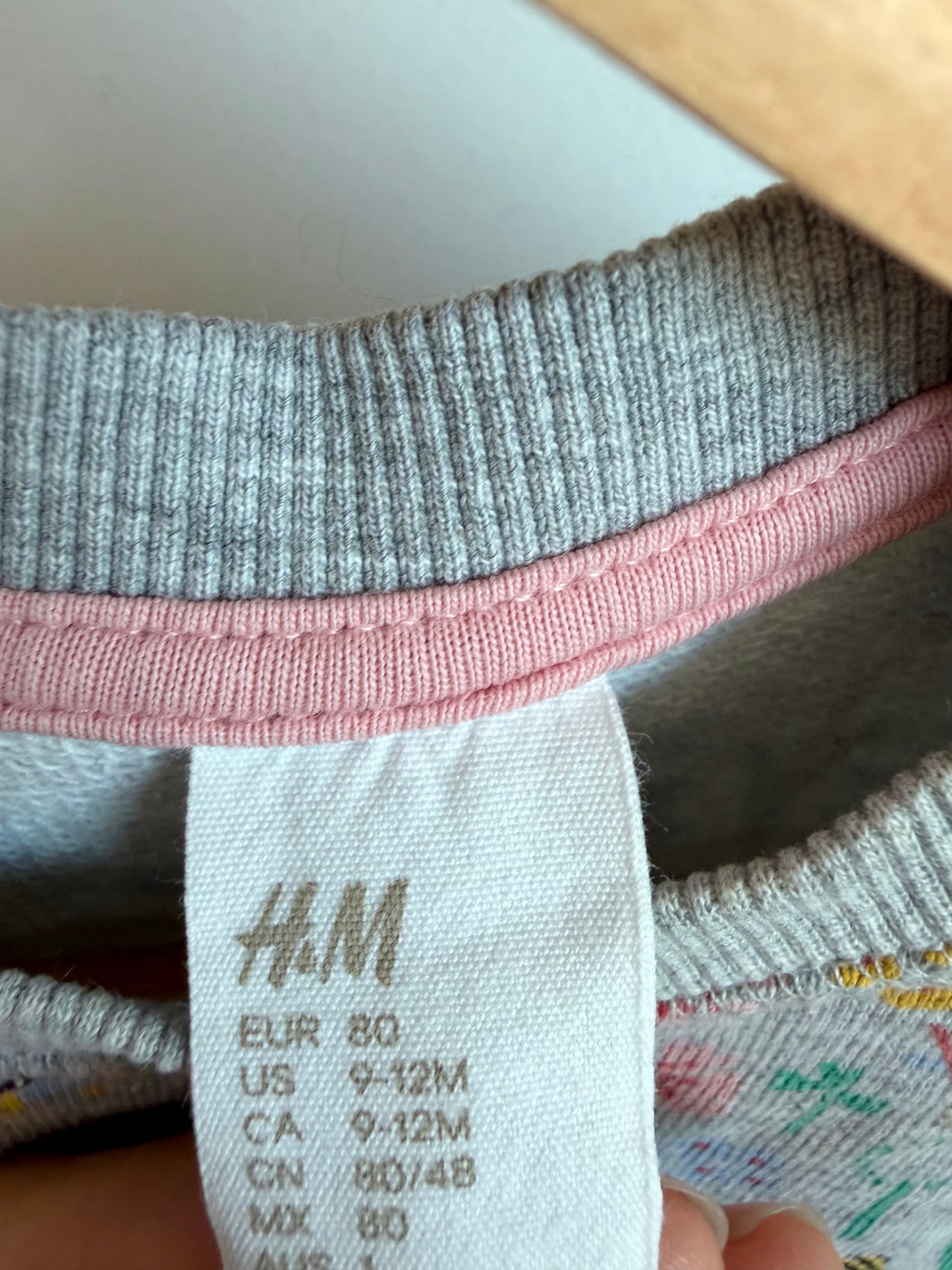 H&M Flower + Bumble Bee Crewneck / 9-12m