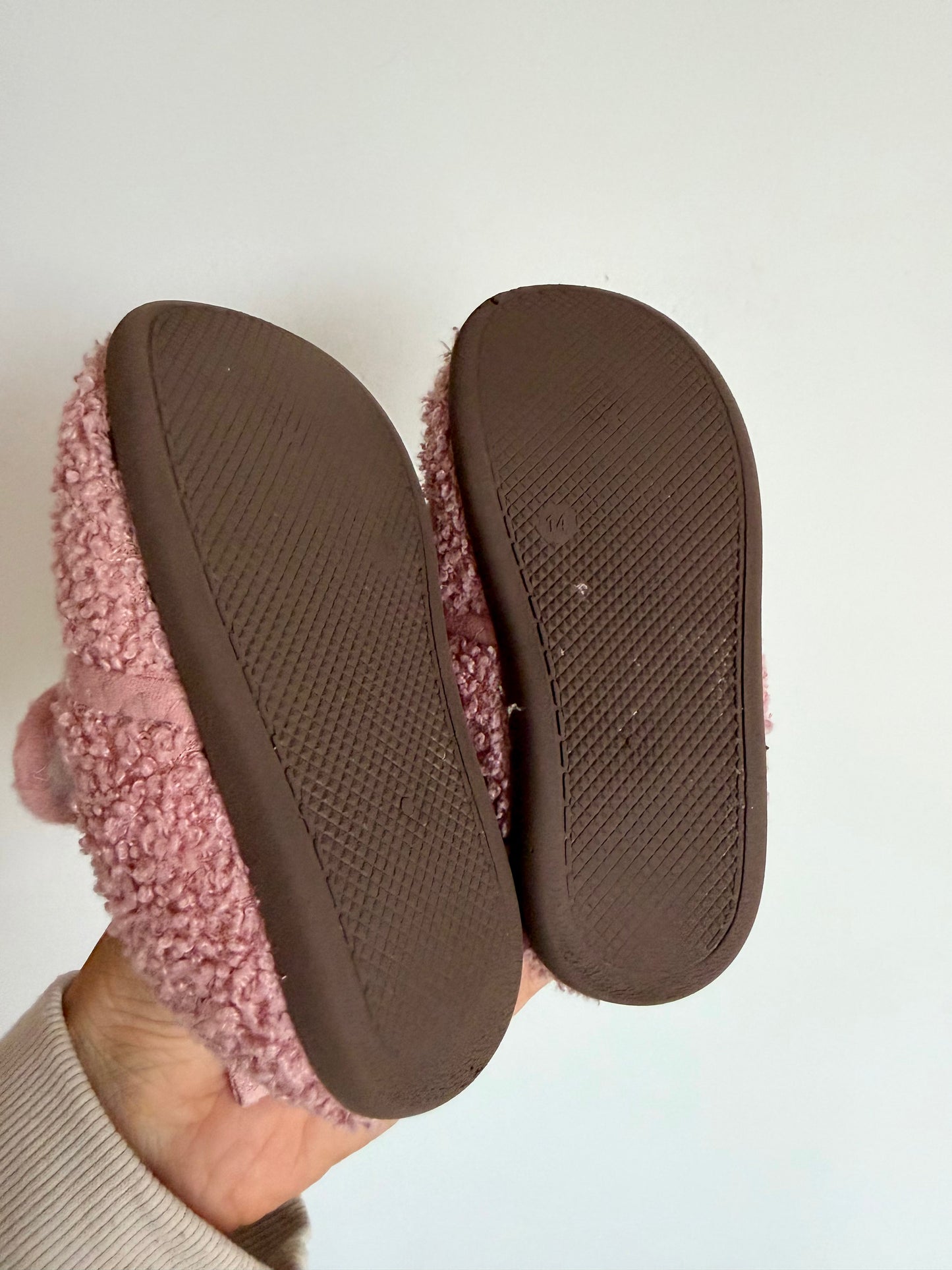 Pink Fuzzy Shoes / Size 6-7 Toddler?