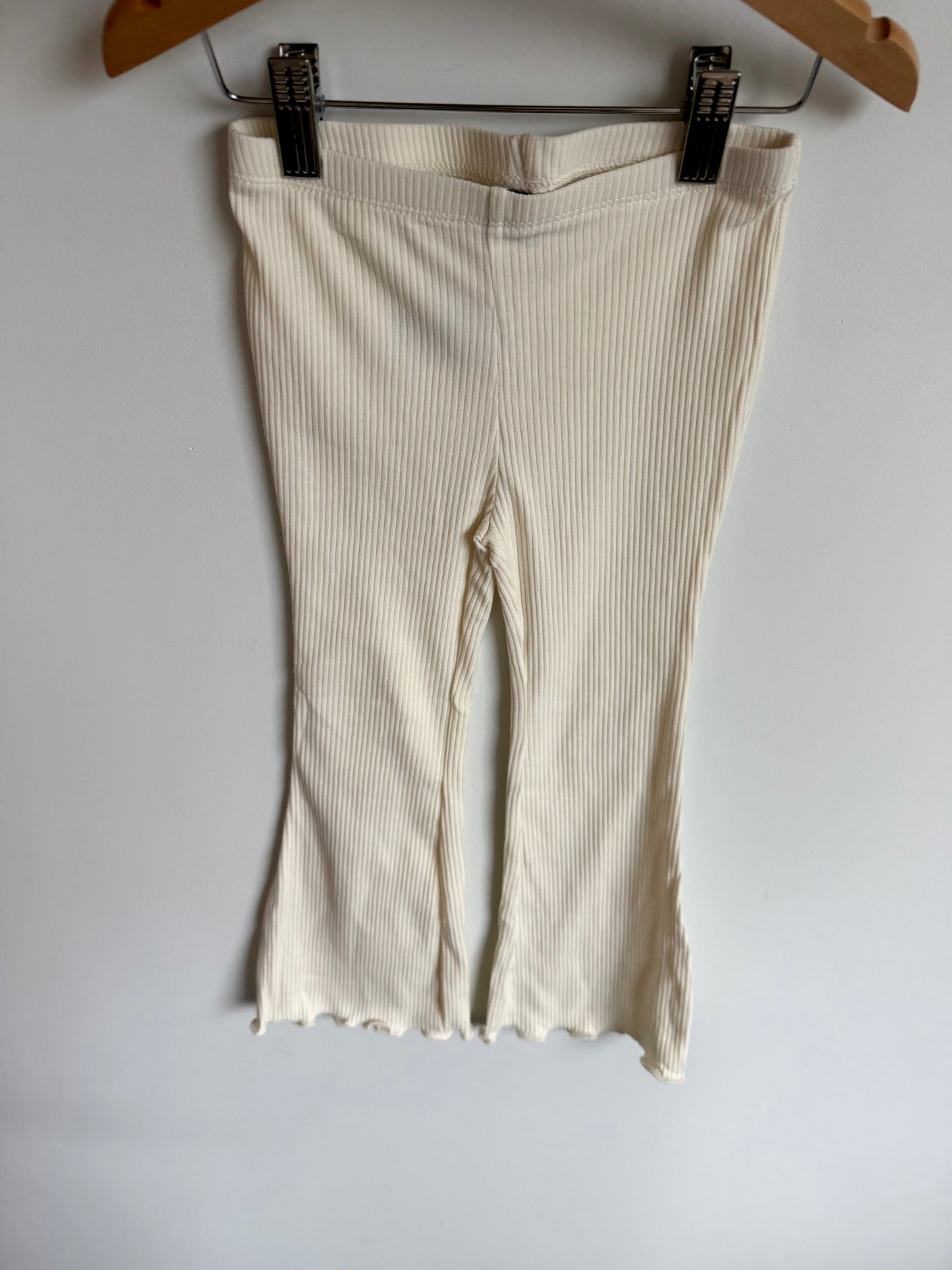 Cream Ribbed Flared Pants / 4T