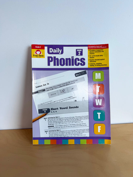 Grade 2 Daily Phonics Book / 7-8 years