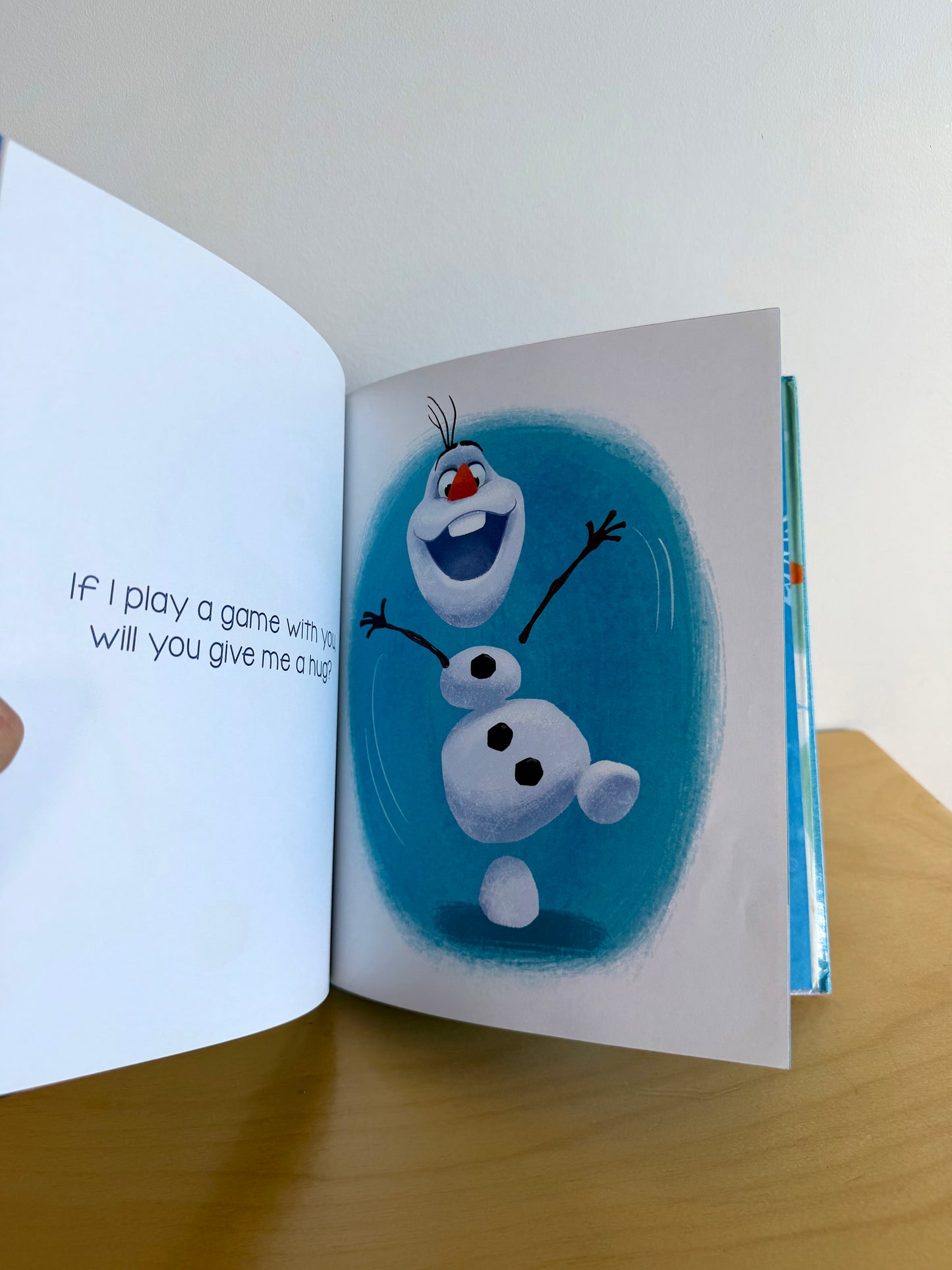 Do You Want A Hug Frozen Book / 2-5 years