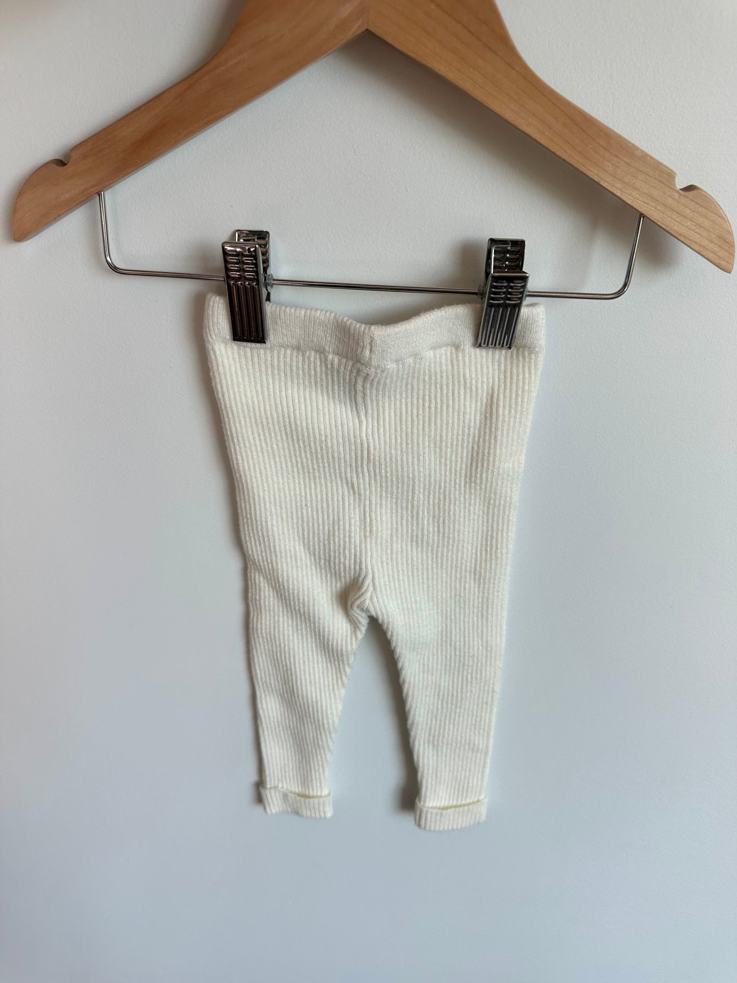 Cream Ribbed Leggings / 6-12m
