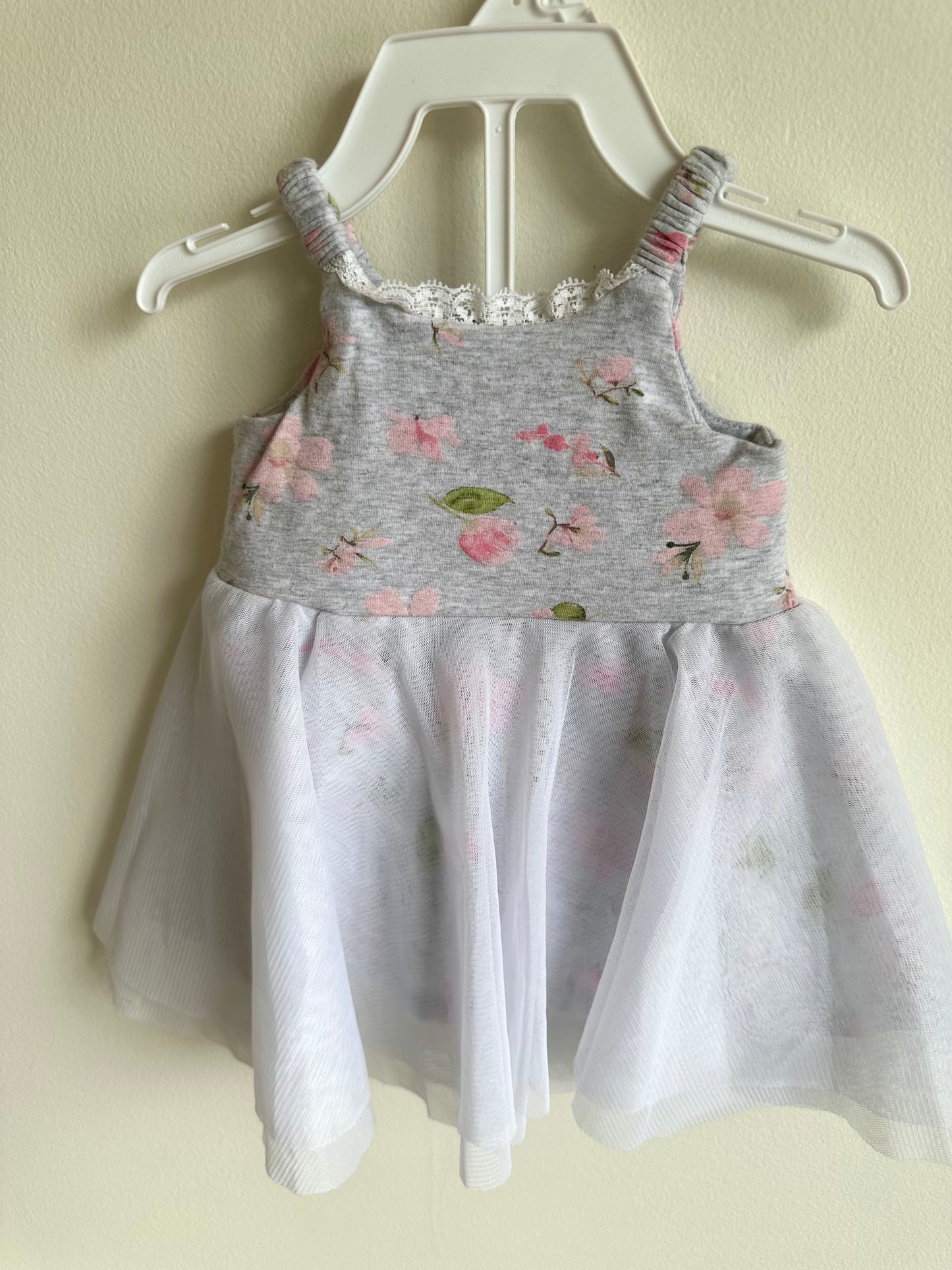 Grey Floral + Lace Dress / 0-3m