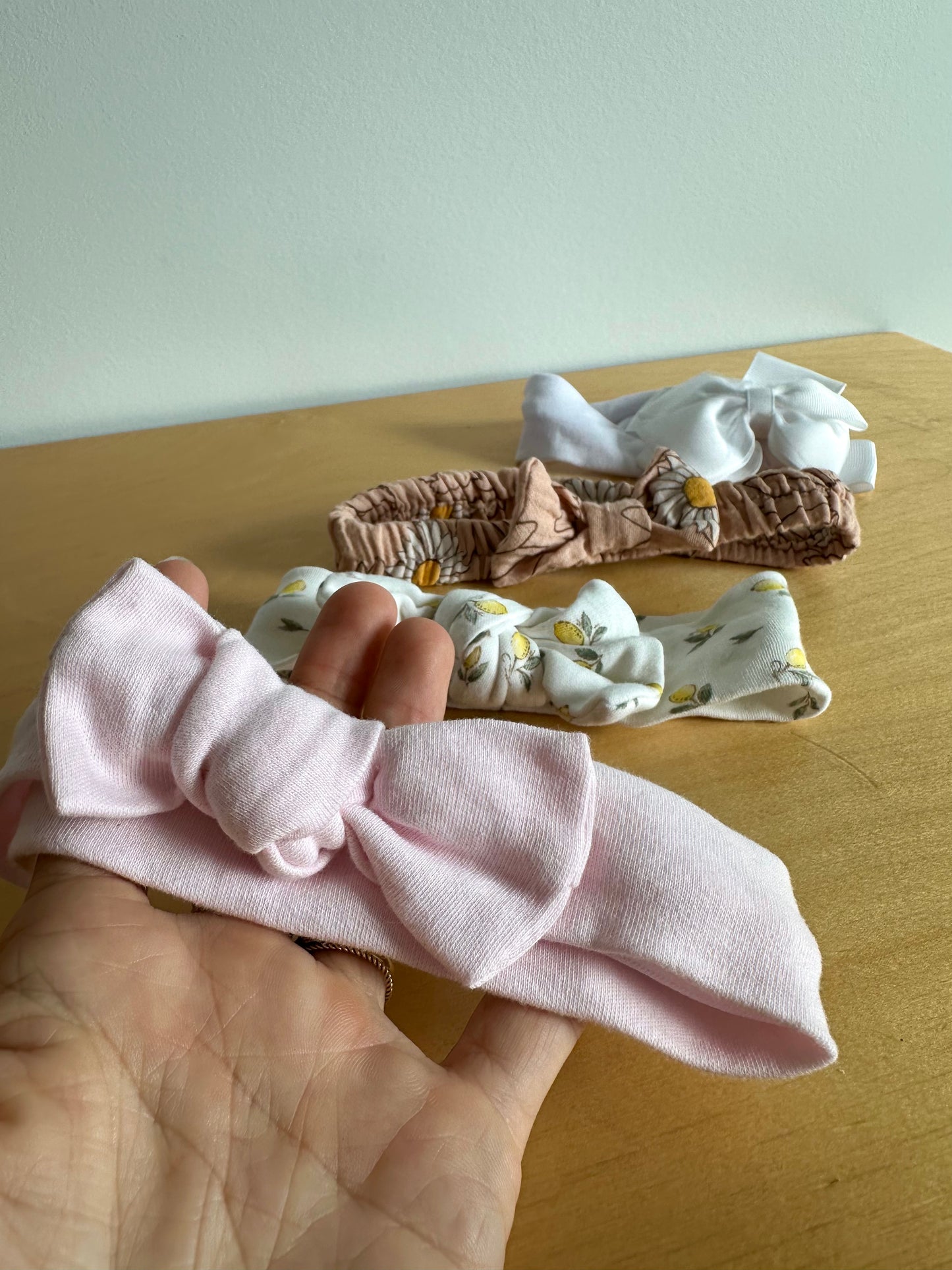 Set of Four Headbands (Lemon, Daisy, White, Pink) / 3-12m?