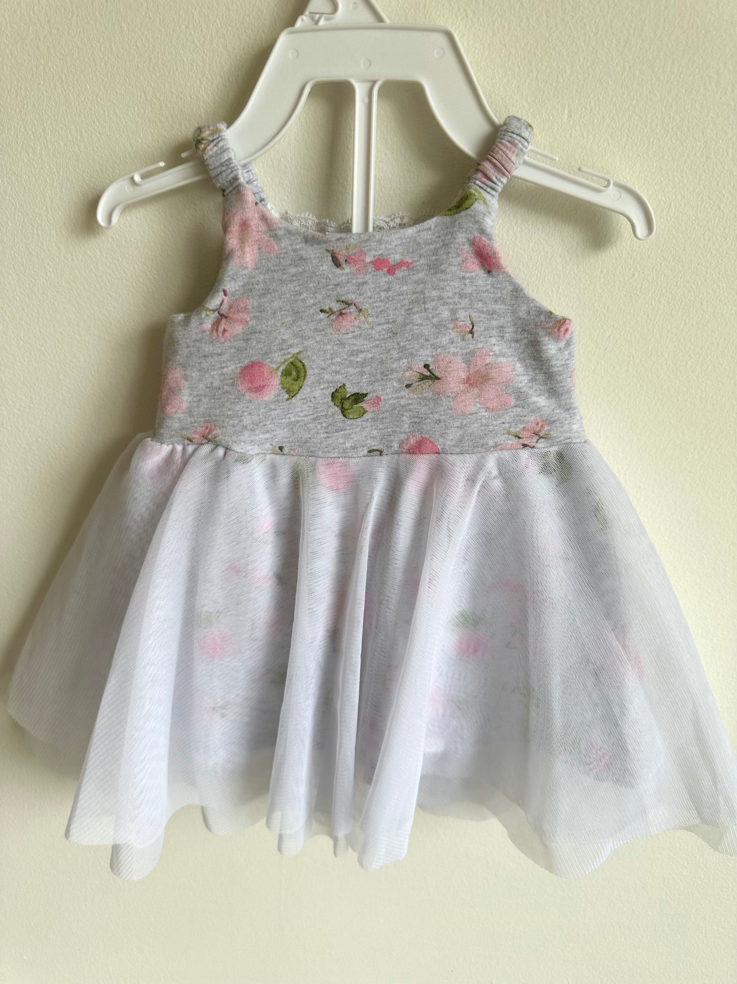 Grey Floral + Lace Dress / 0-3m