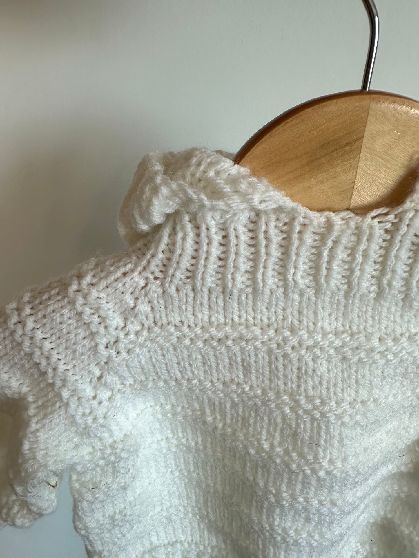 White Knit Sweater / 3m?