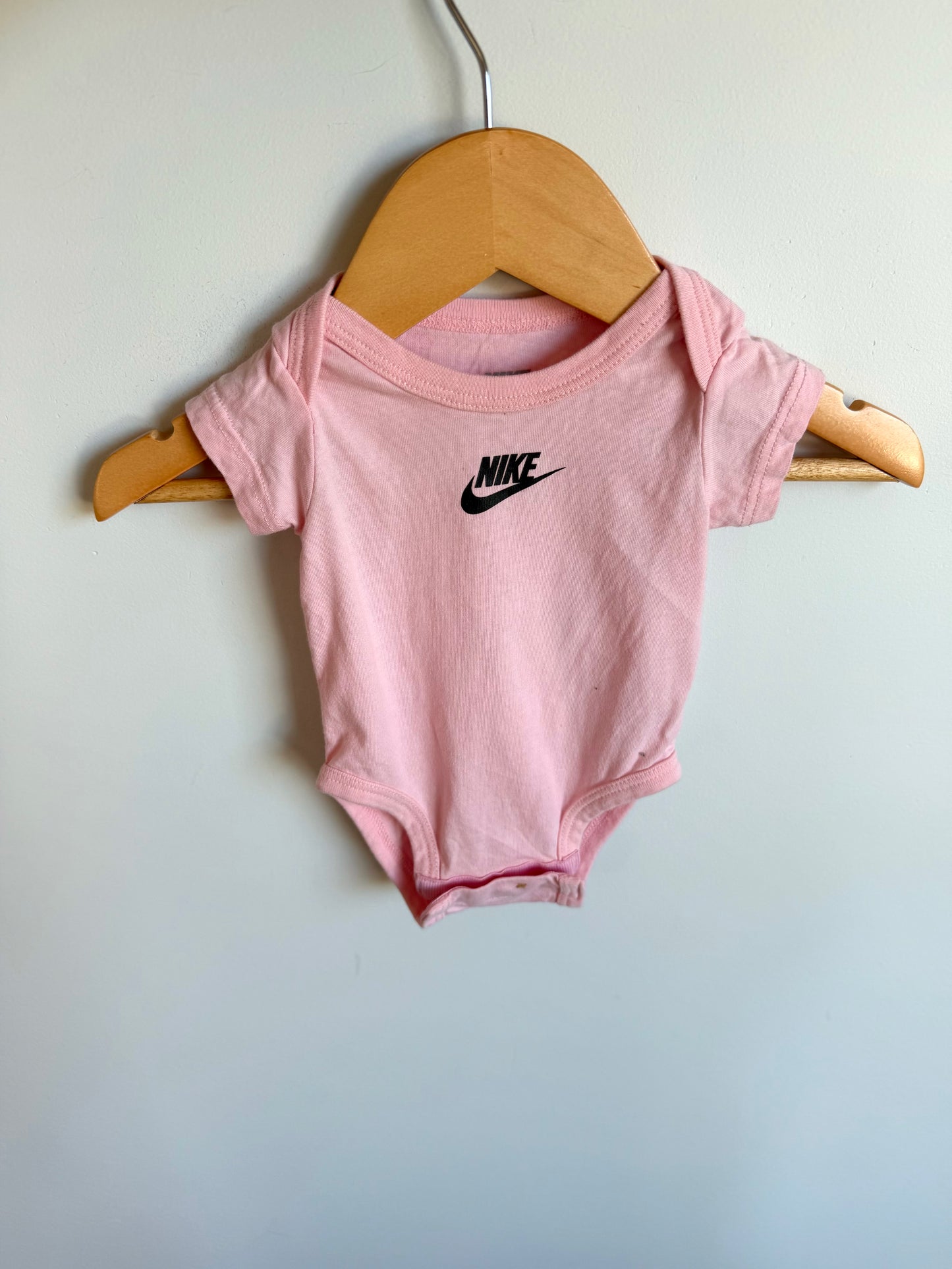 Nike Pink Bodysuit / 0m