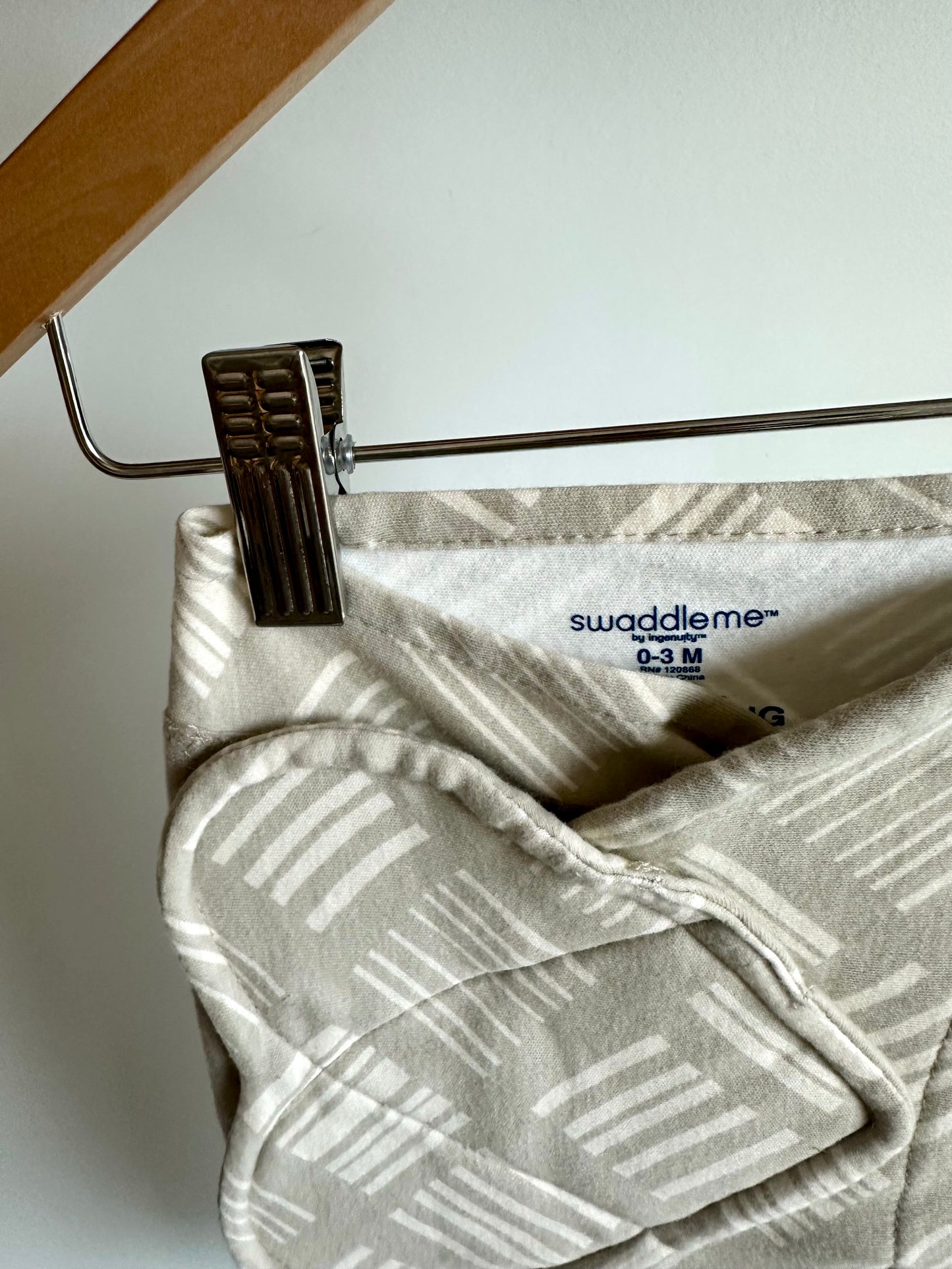 Grey Lines Swaddle Wrap / 0-3m