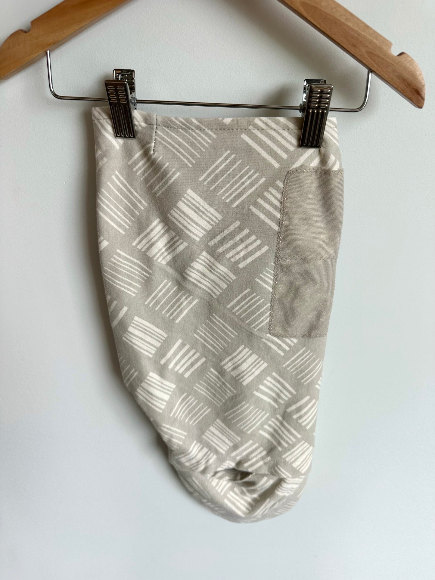 Grey Lines Swaddle Wrap / 0-3m
