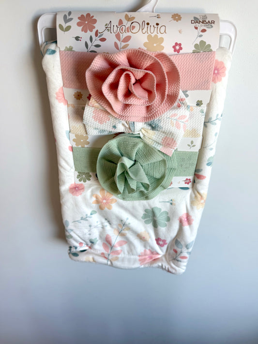 Soft Floral White Blanket and Bows (With tags) / (No Shipping)