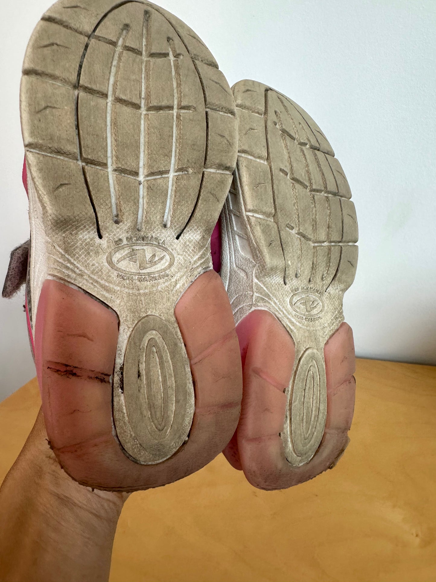 Light Up Pink Runners / Size 8 Toddler
