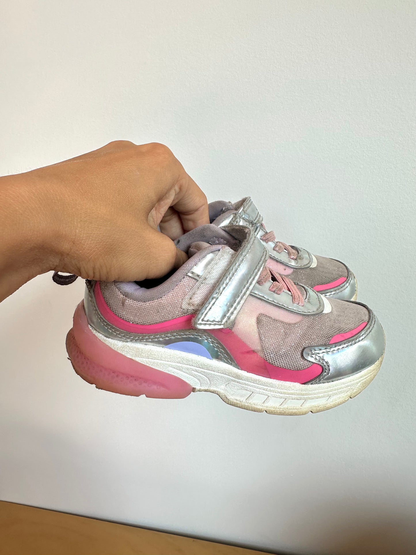 Light Up Pink Runners / Size 8 Toddler