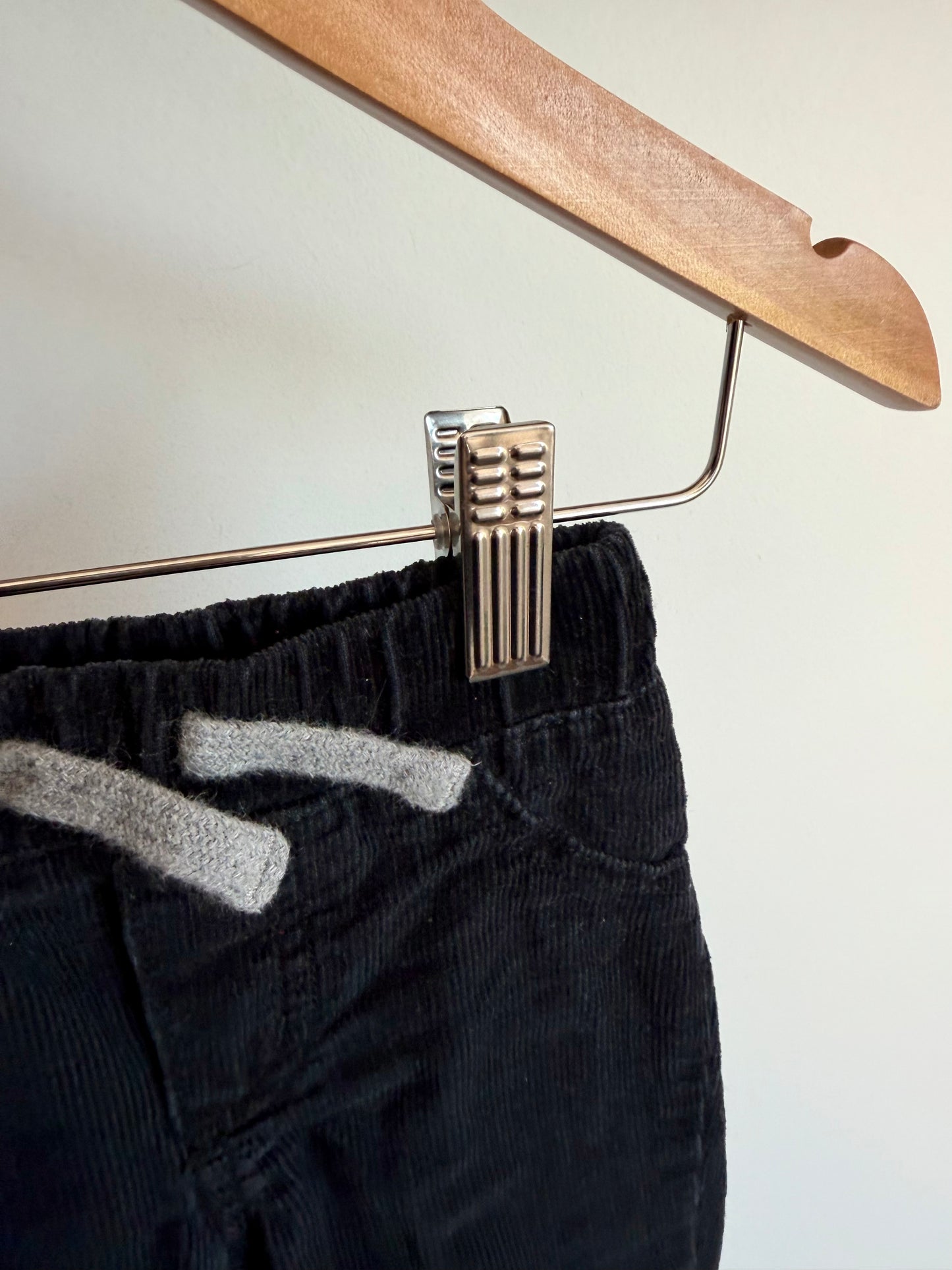 Black Tapered Ribbed Pants / 9m
