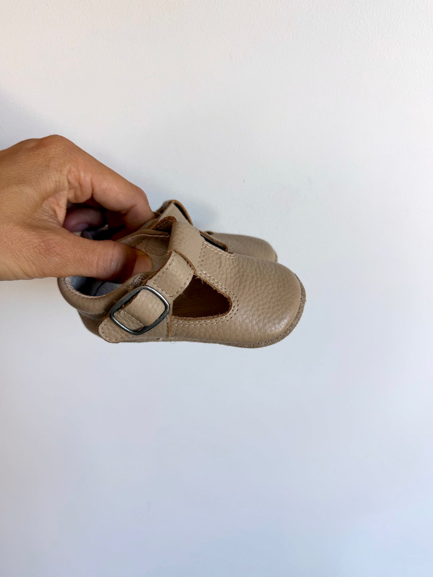 Taupe Velcro Soft Sole Shoes / 0-6m
