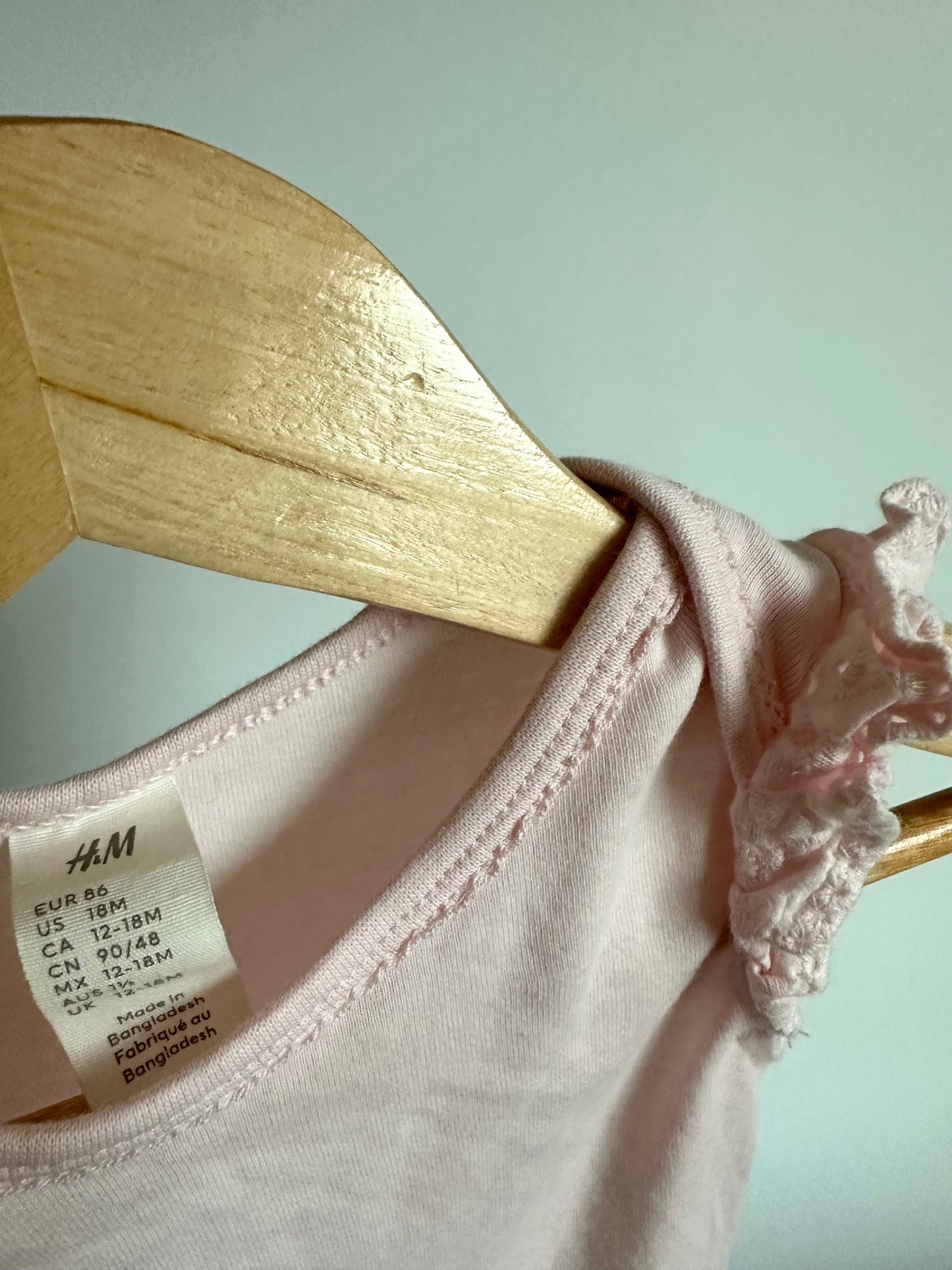 Pink Eyelet Sleeve Bodysuit / 12-18m