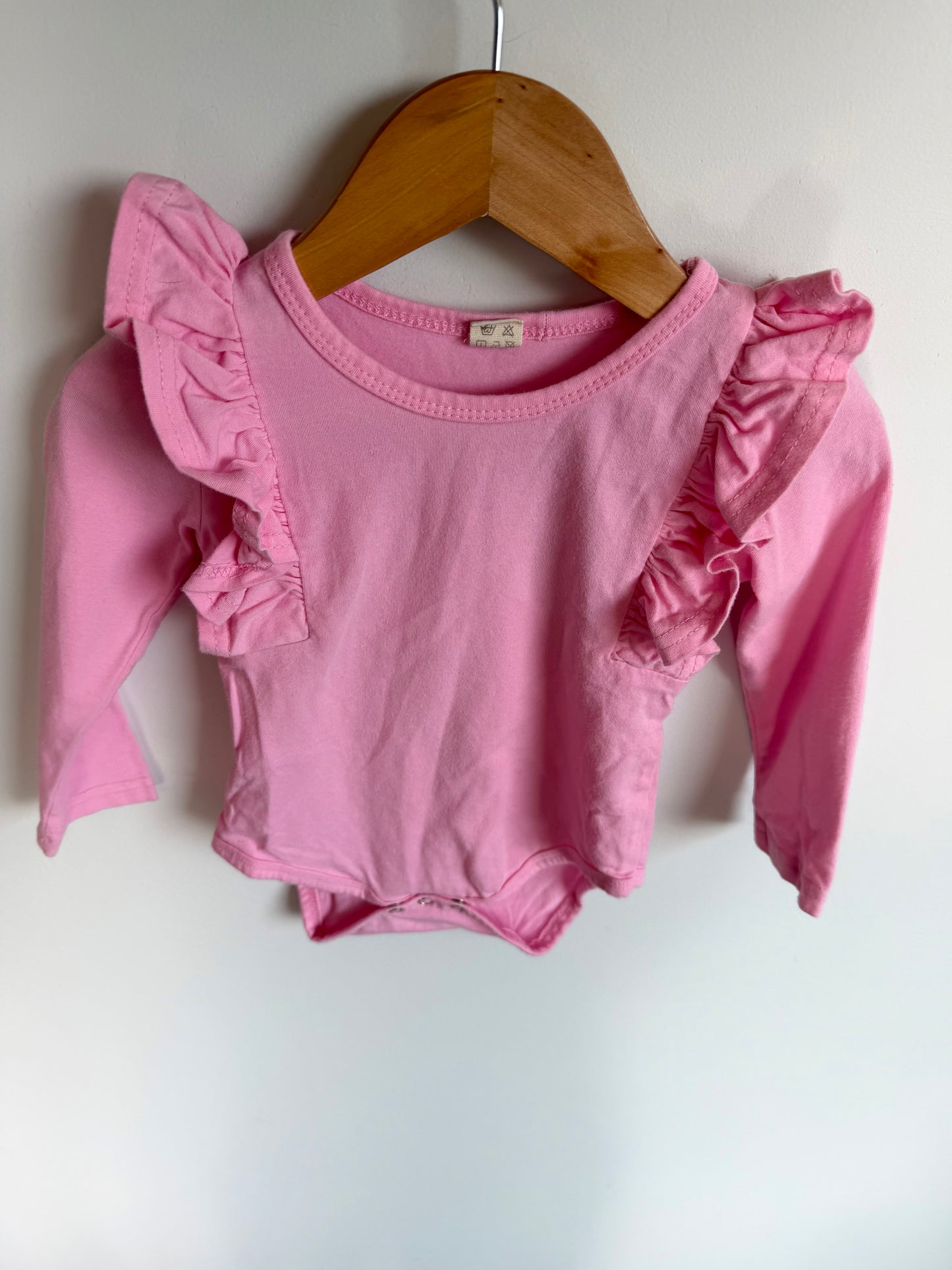 Pink Ruffle Long Sleeve Bodysuit / 12-18m