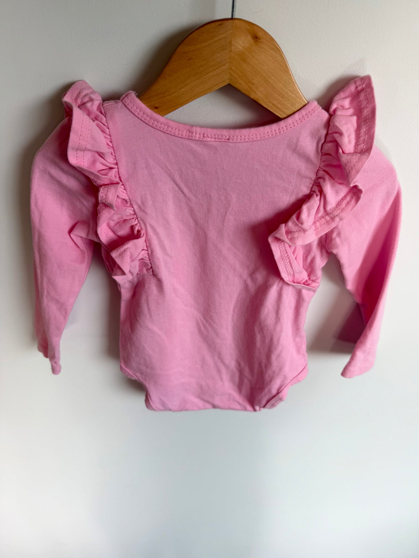 Pink Ruffle Long Sleeve Bodysuit / 12-18m
