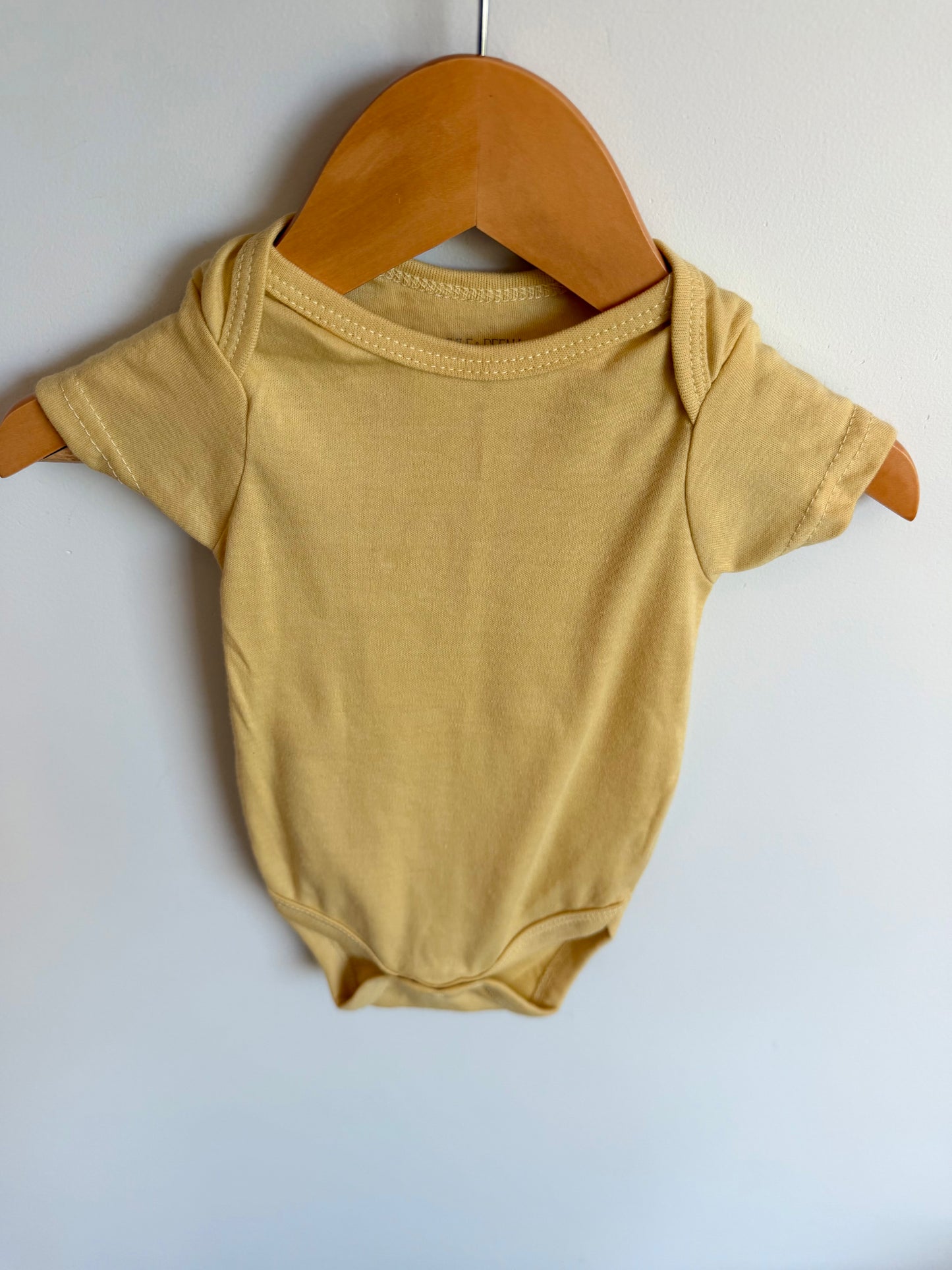 Yellow Bodysuit / 3-6m