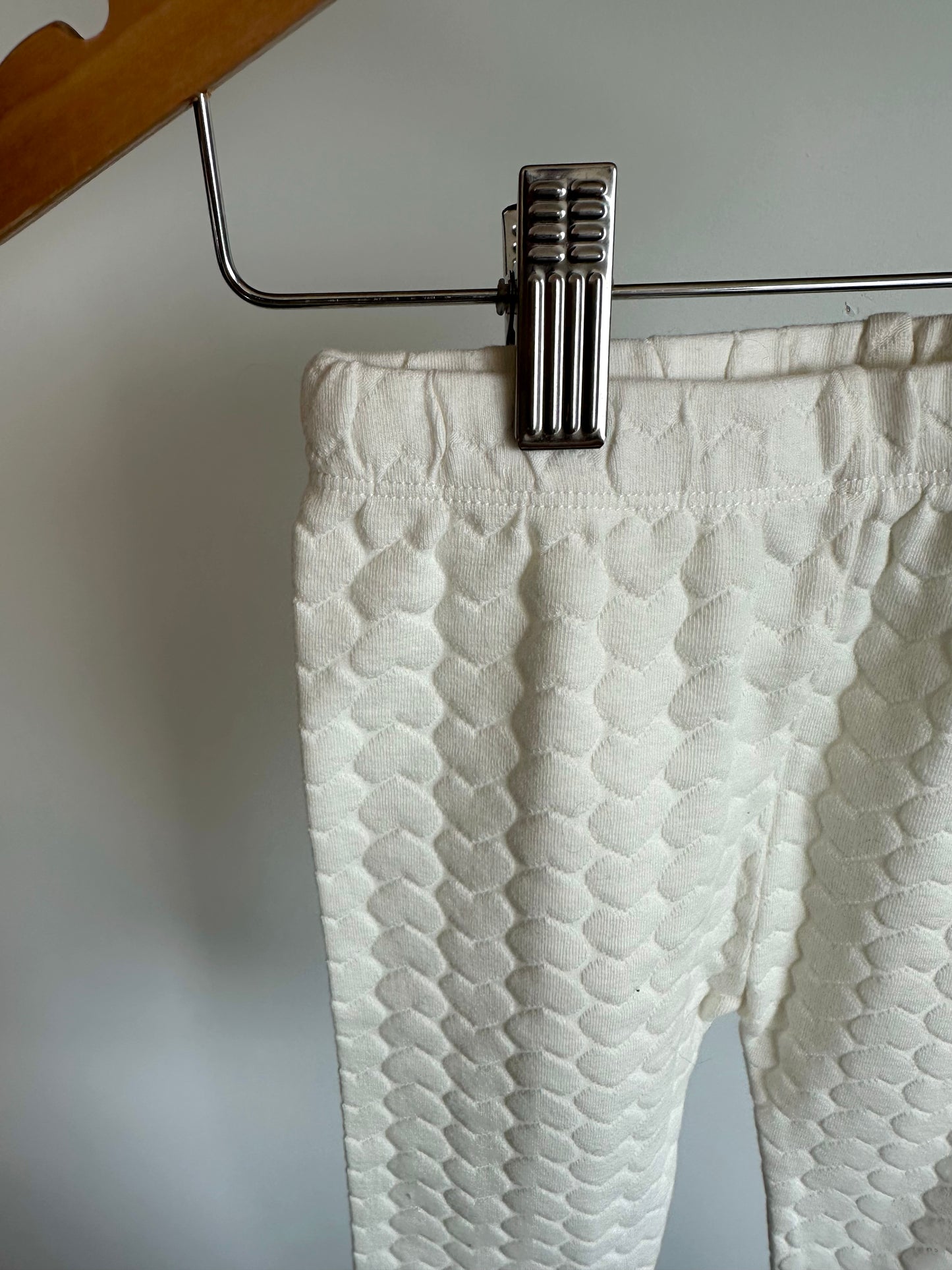 White Quilted Heart Leggings / 2T