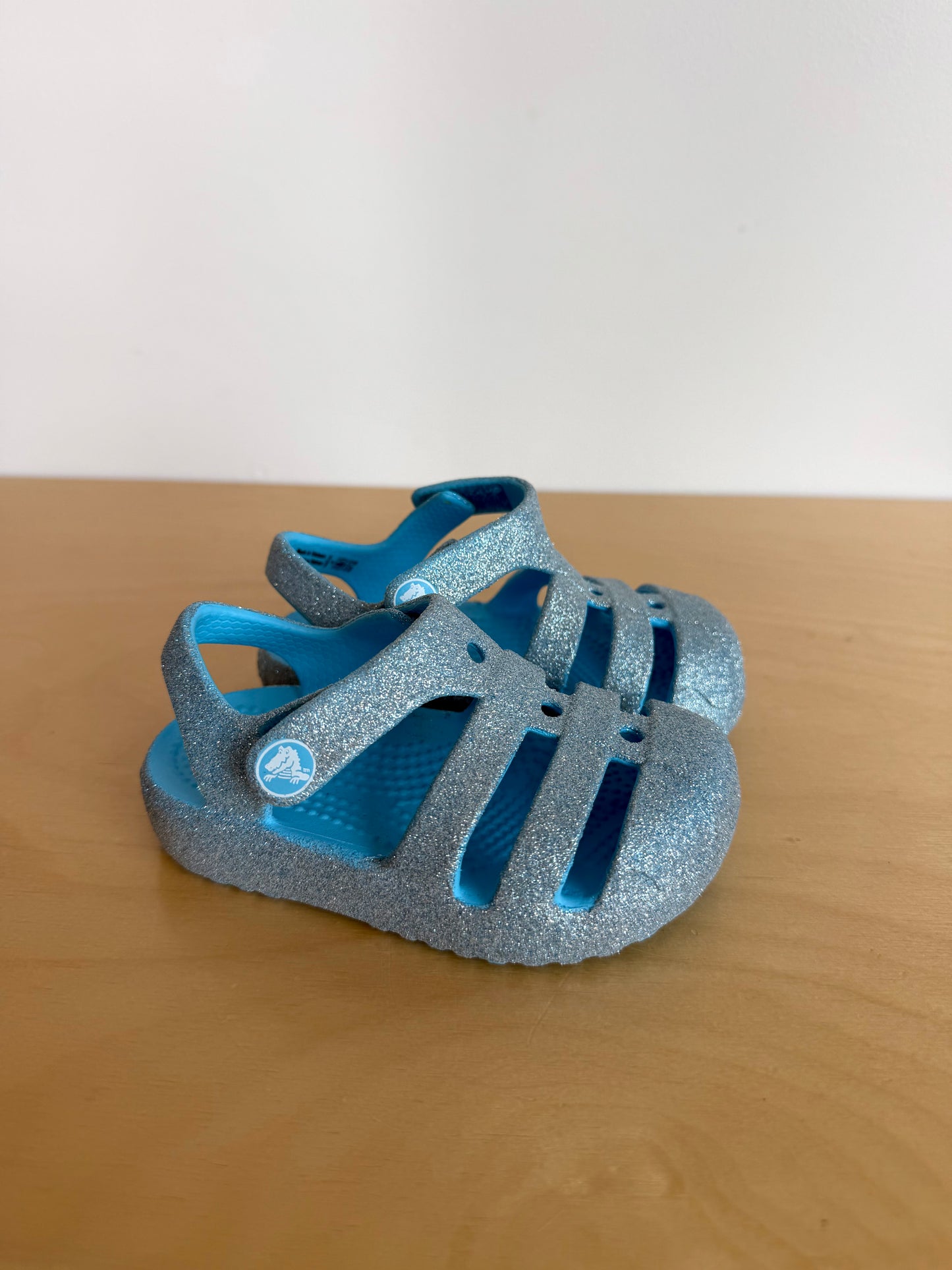 Crocs Blue Sparkle Sandals / Size 5 Toddler