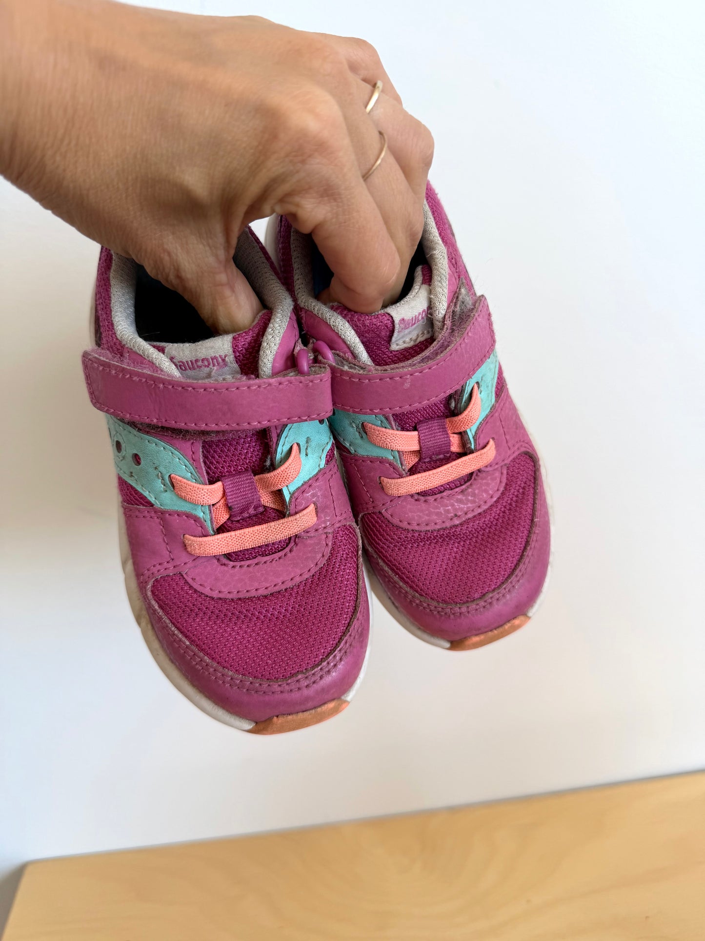 Saucony Pink Shoes / Size 9.5 Toddler