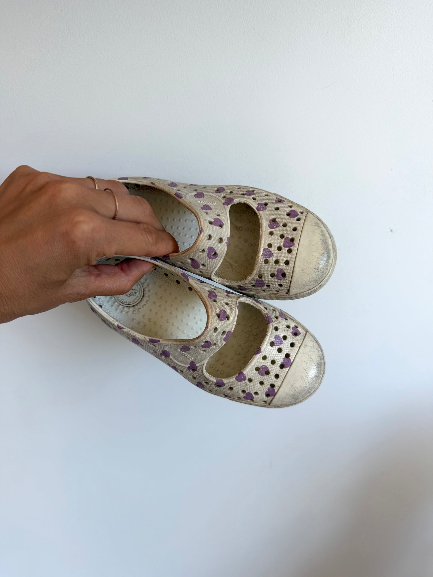 Native Heart Shoes (PLAY) / Size 9 Toddler