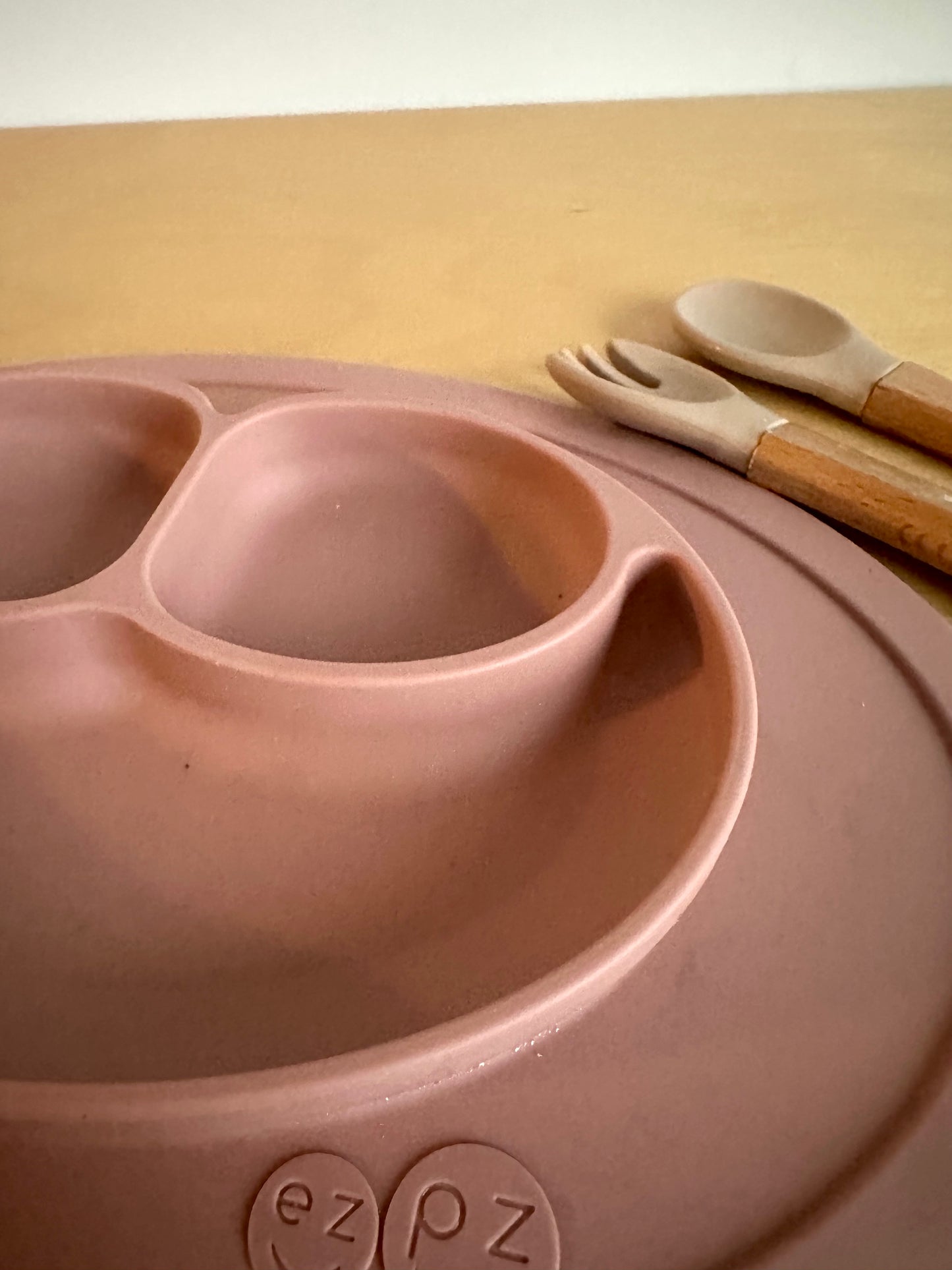 Heather Silicone Plate with Spoons + Fork (No Shipping)