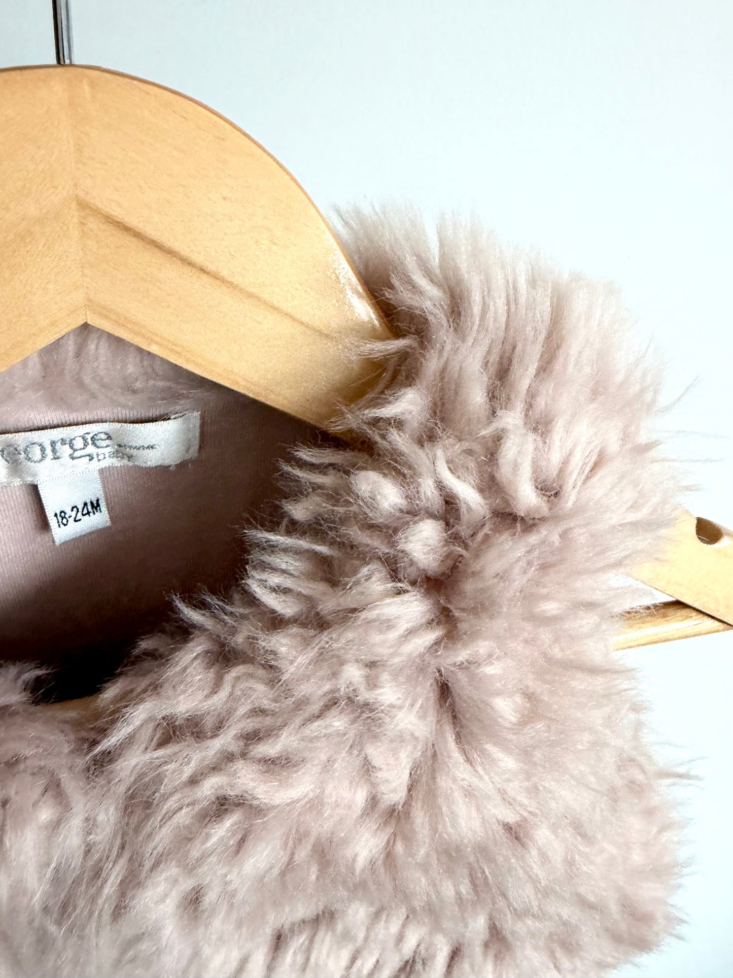 Fluffy Tan Vest / 18-24m