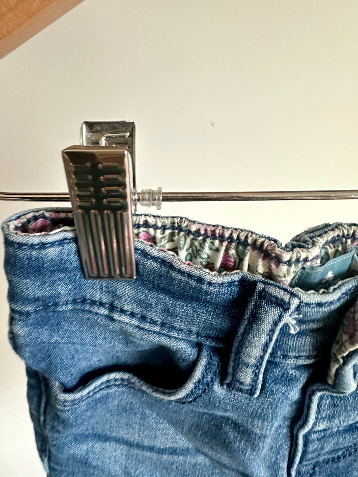 Jeans with Flower Trim / 12-18m