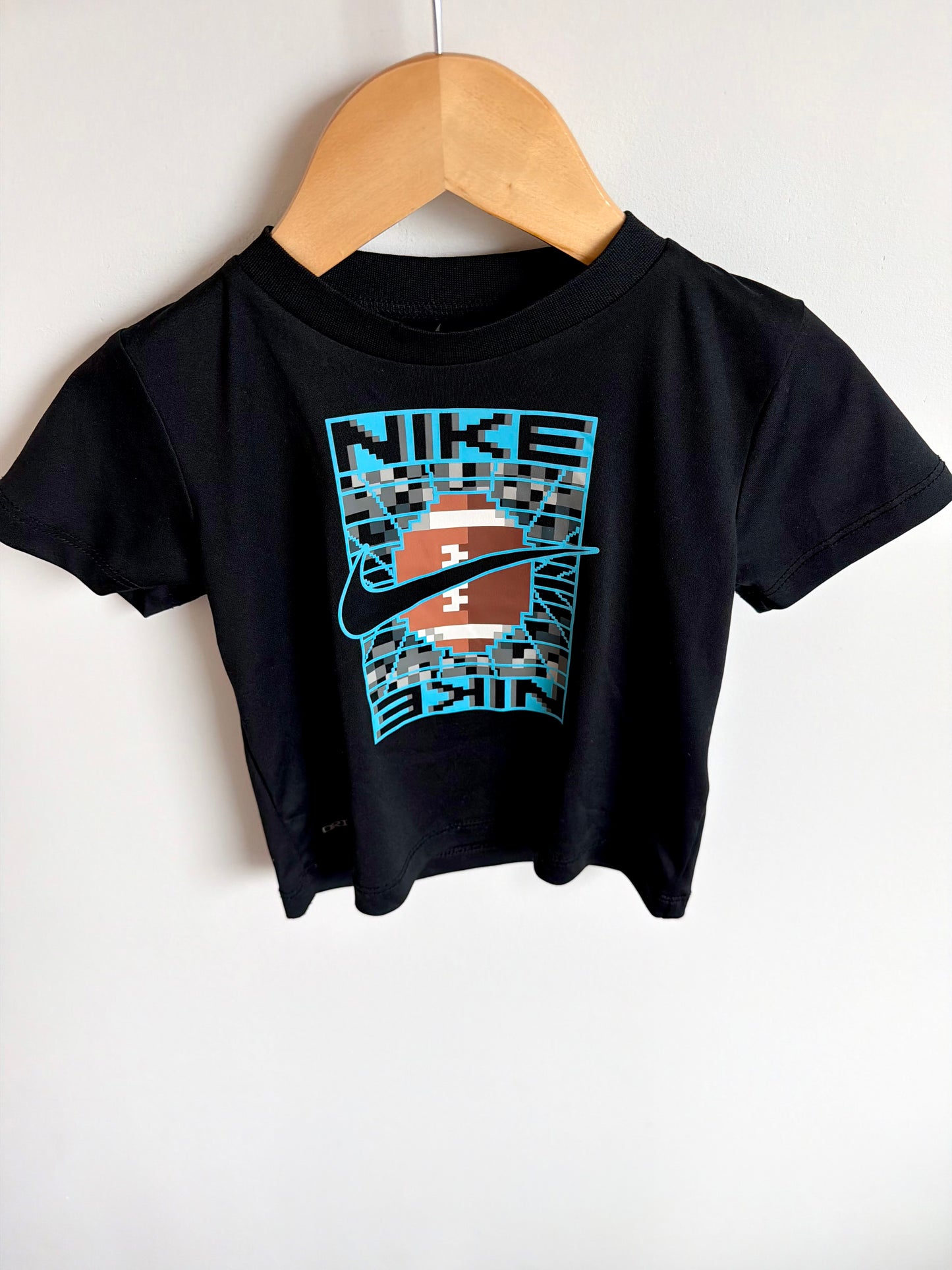 Nike Pixilated T-Shirt / 24m