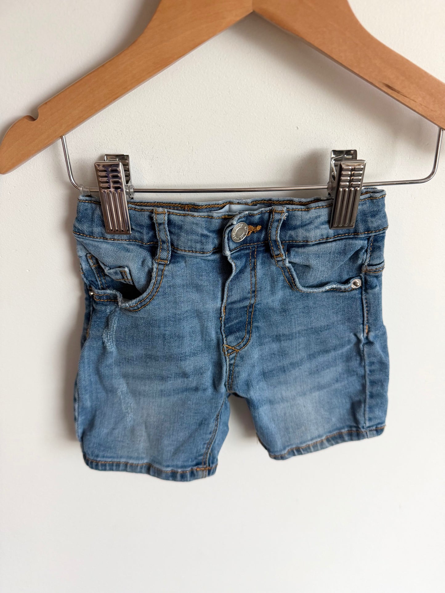 Zara Jean Shorts (PLAY) / 9-12m