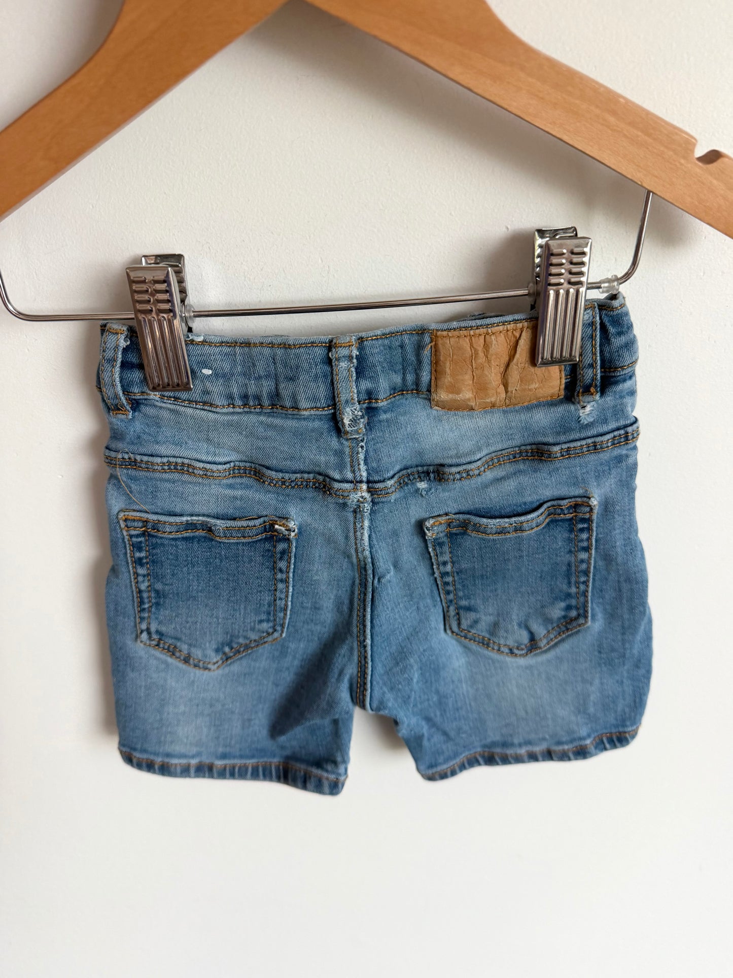 Zara Jean Shorts (PLAY) / 9-12m