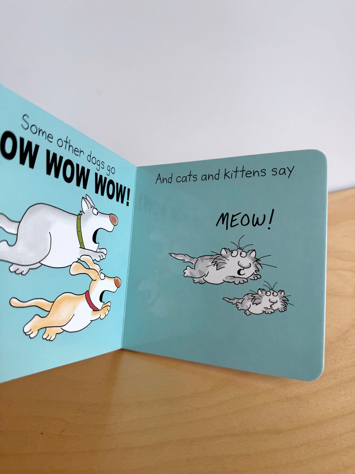 Moo, Baa, La La La! Book / 0-3 years