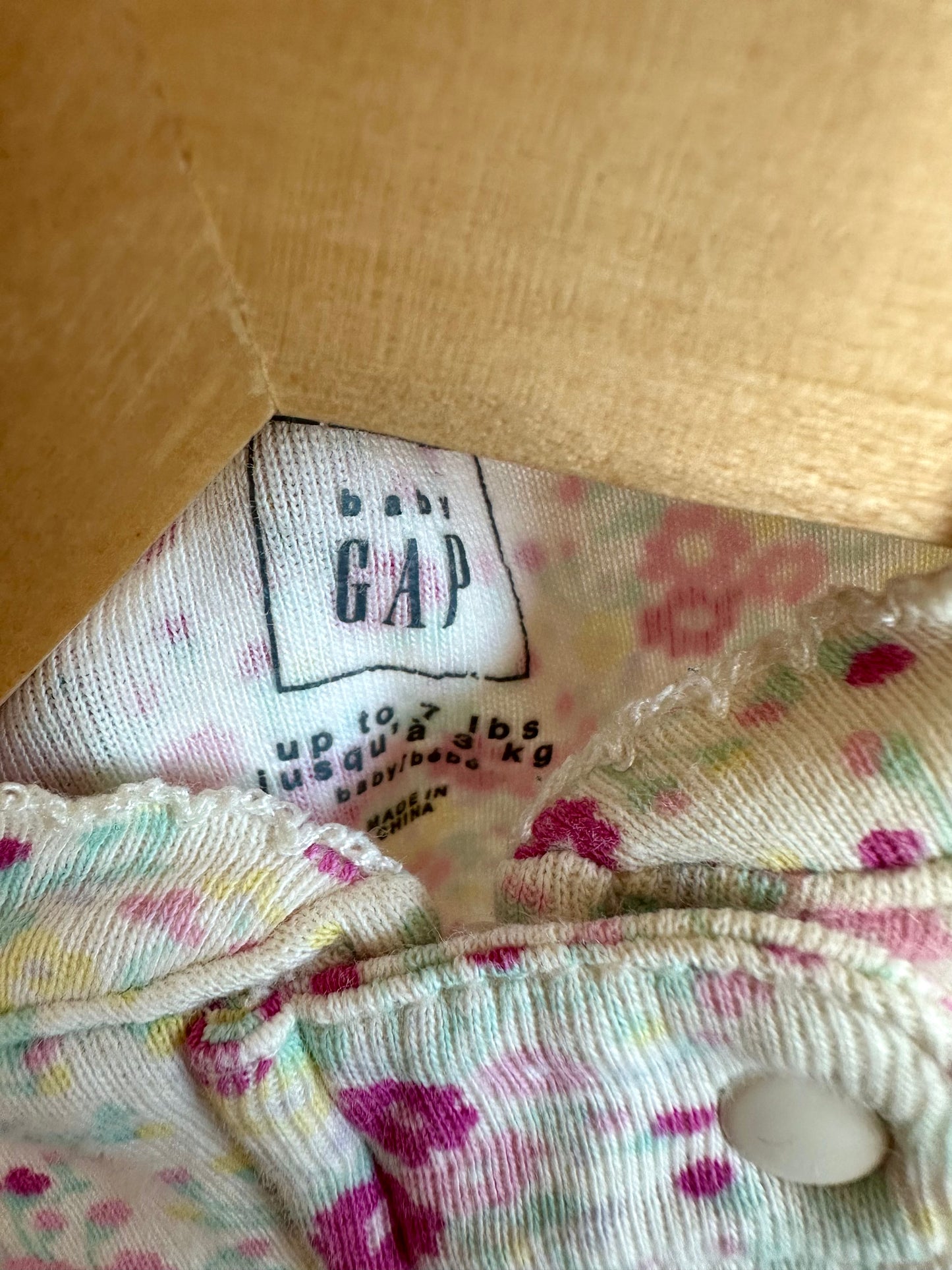 Gap Newborn Cream Floral Sleeper / 0m