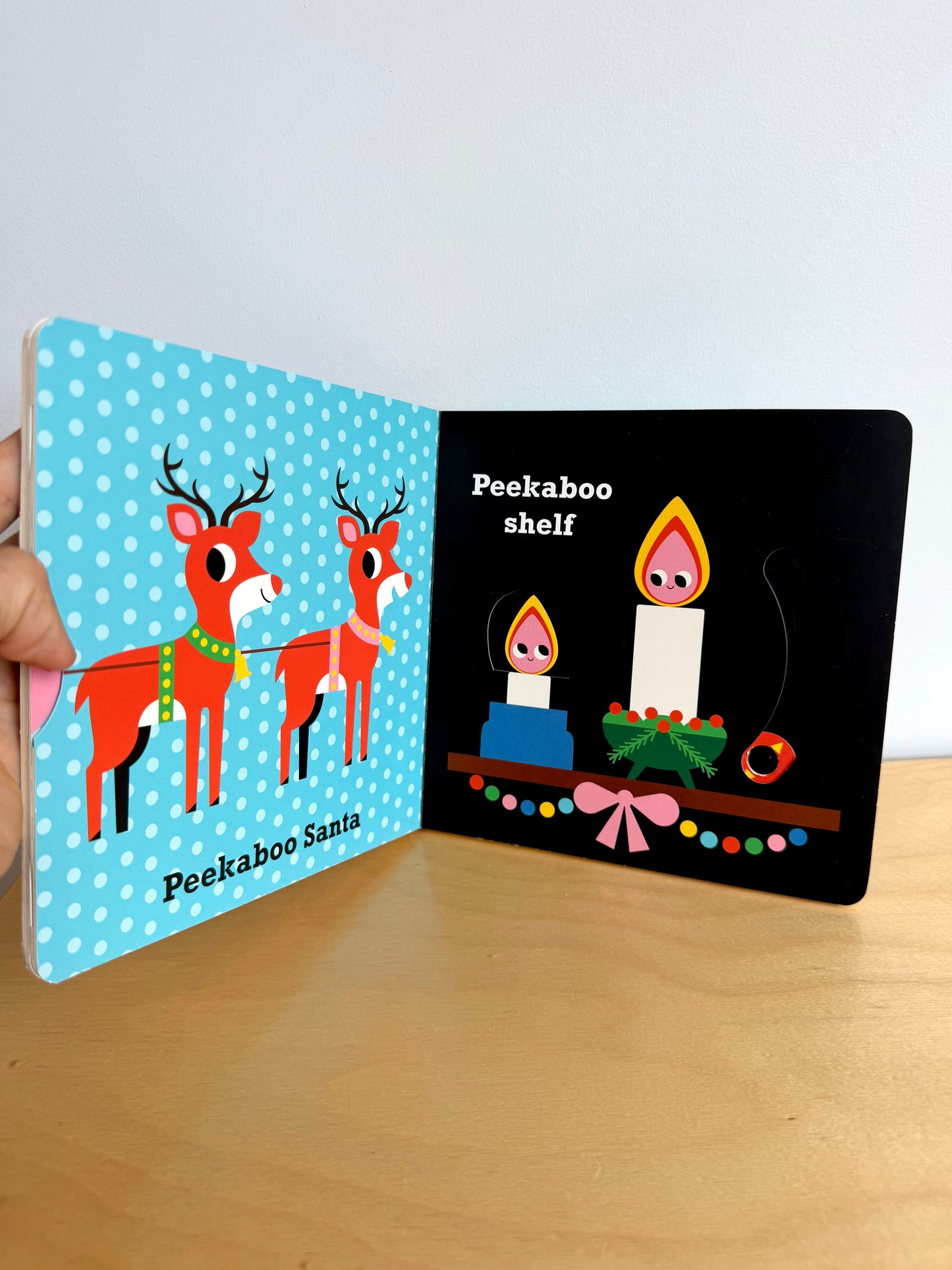 Peekaboo Santa: Sliders + Mirror Book / 0-2 years