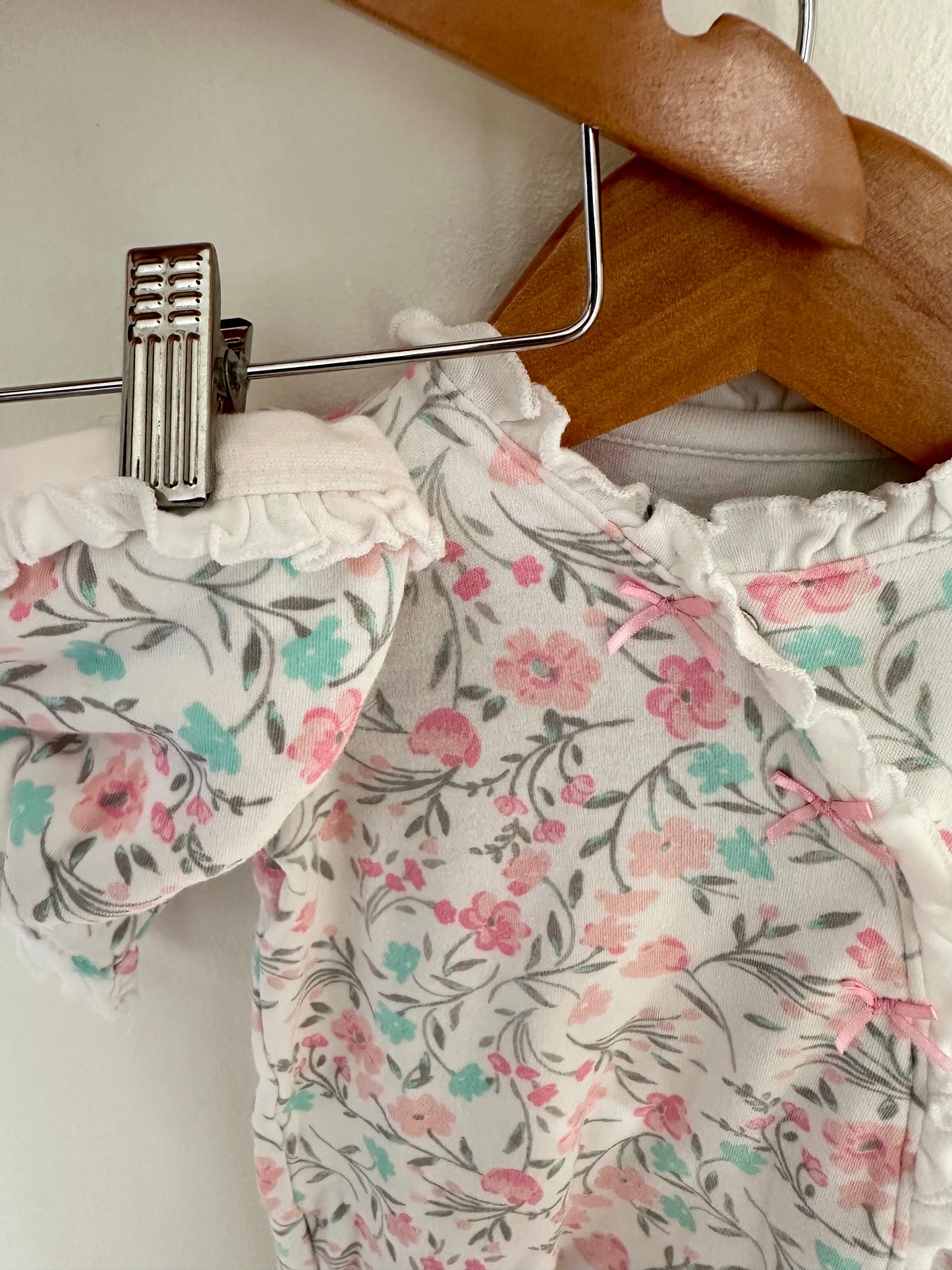 Side Snap Floral Jumpsuit or Sleeper with Hat / 3m