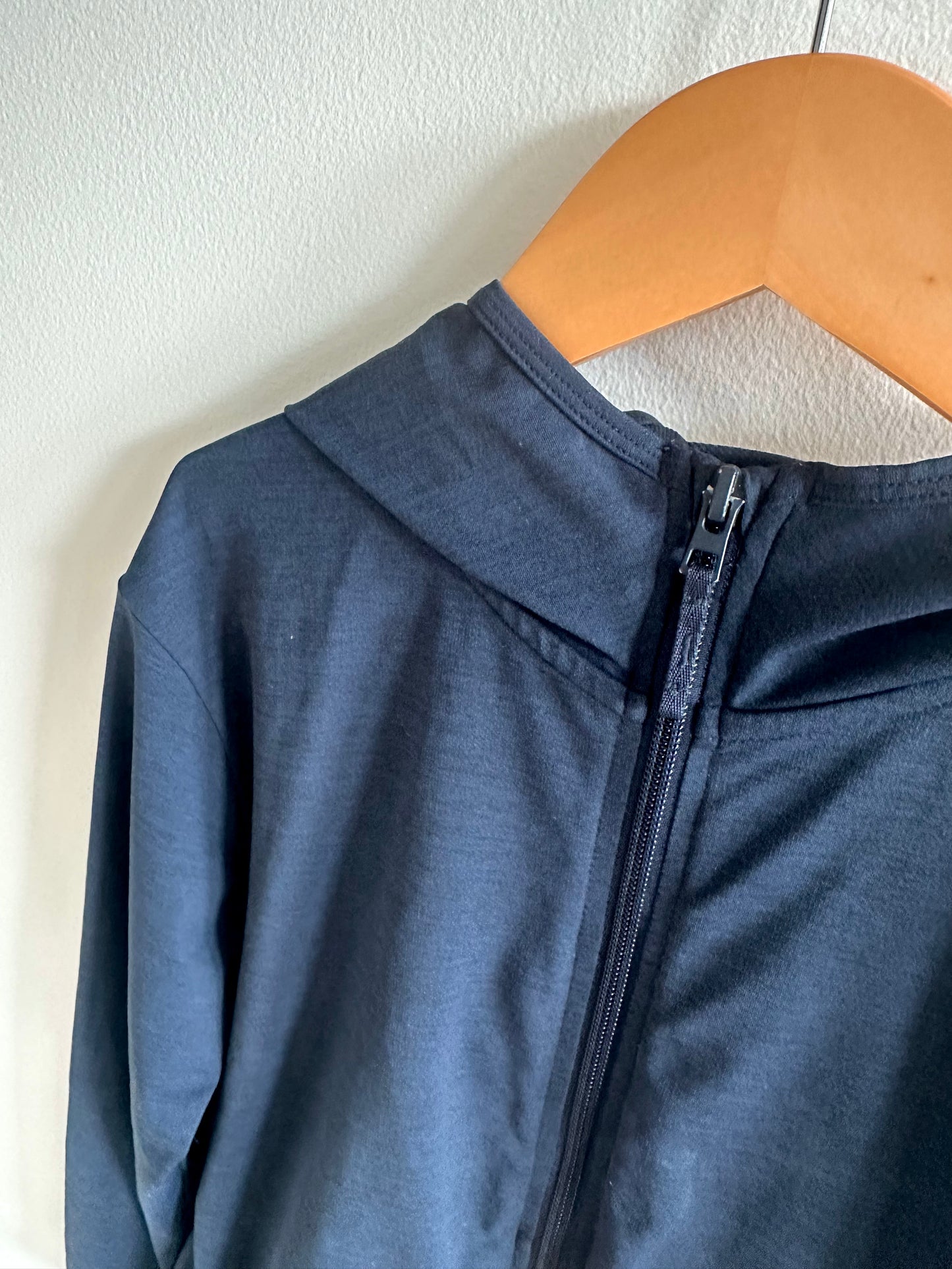 Uniqlo Navy Lightweight Sweater / 8-10 years