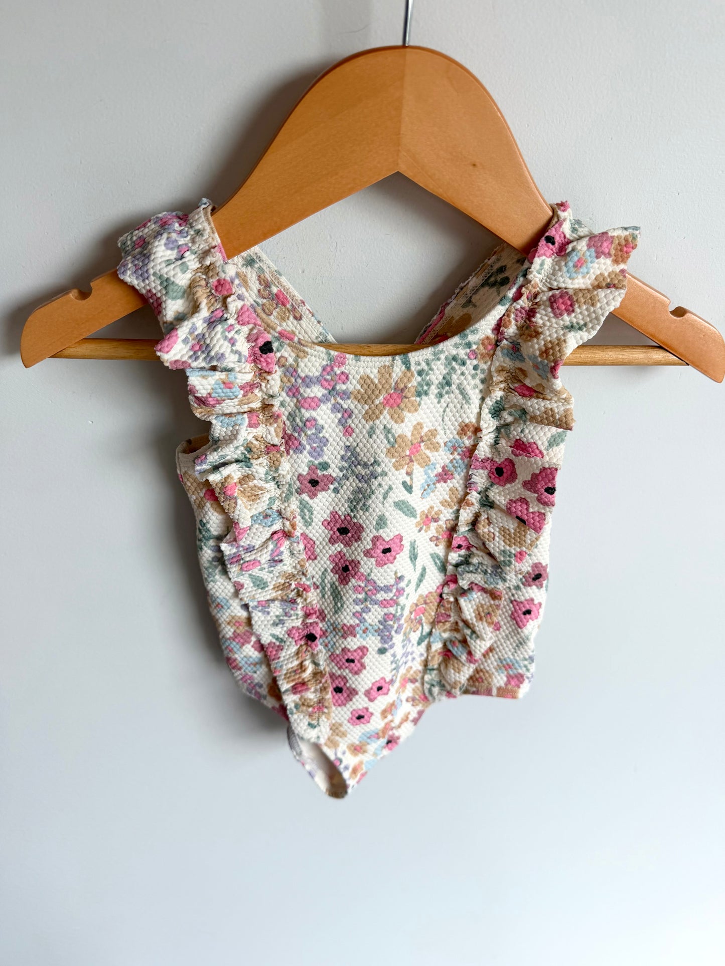 H&M Floral Ruffle Swimsuit / 4-6m