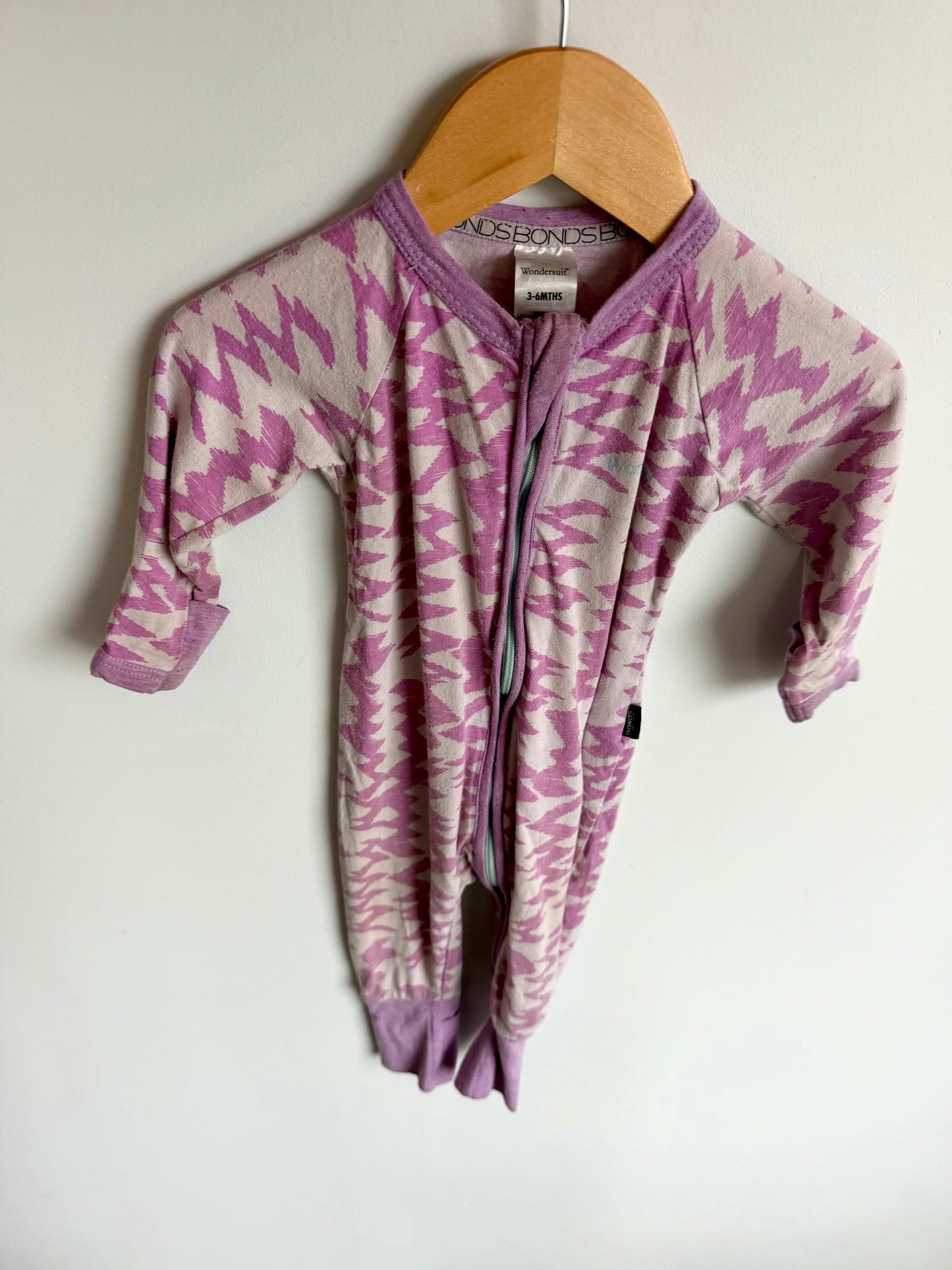 Bonds Pink + White Sleeper (PLAY) / 3-6m